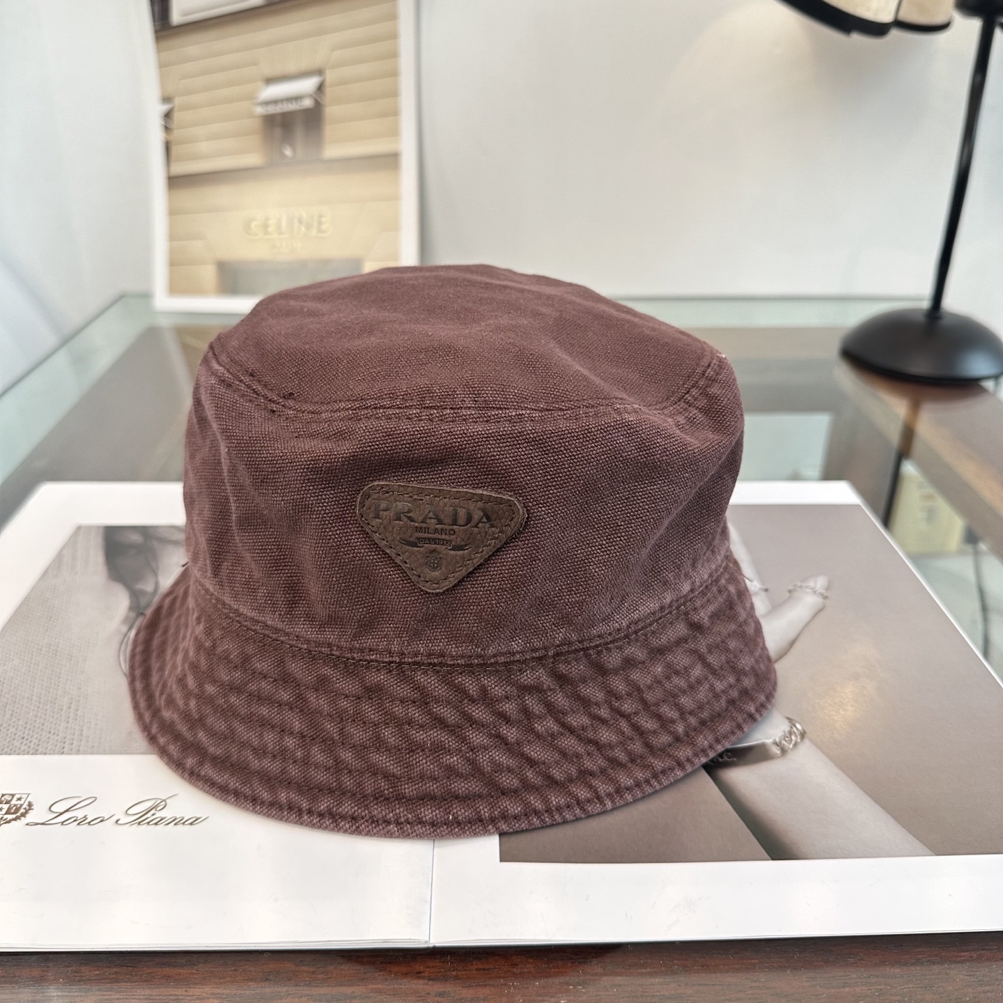 Prada 普拉达 Prada 三角标渔夫帽，显脸小 款超好搭配，赶紧入手