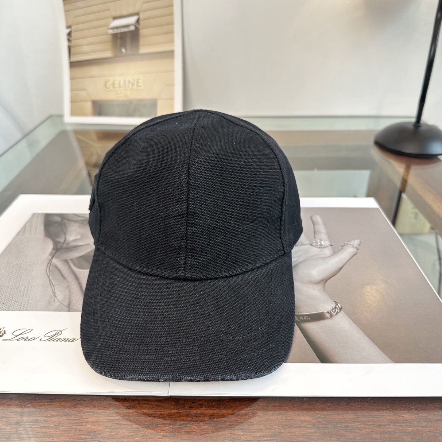 Prada 普拉达 三角标棒球帽