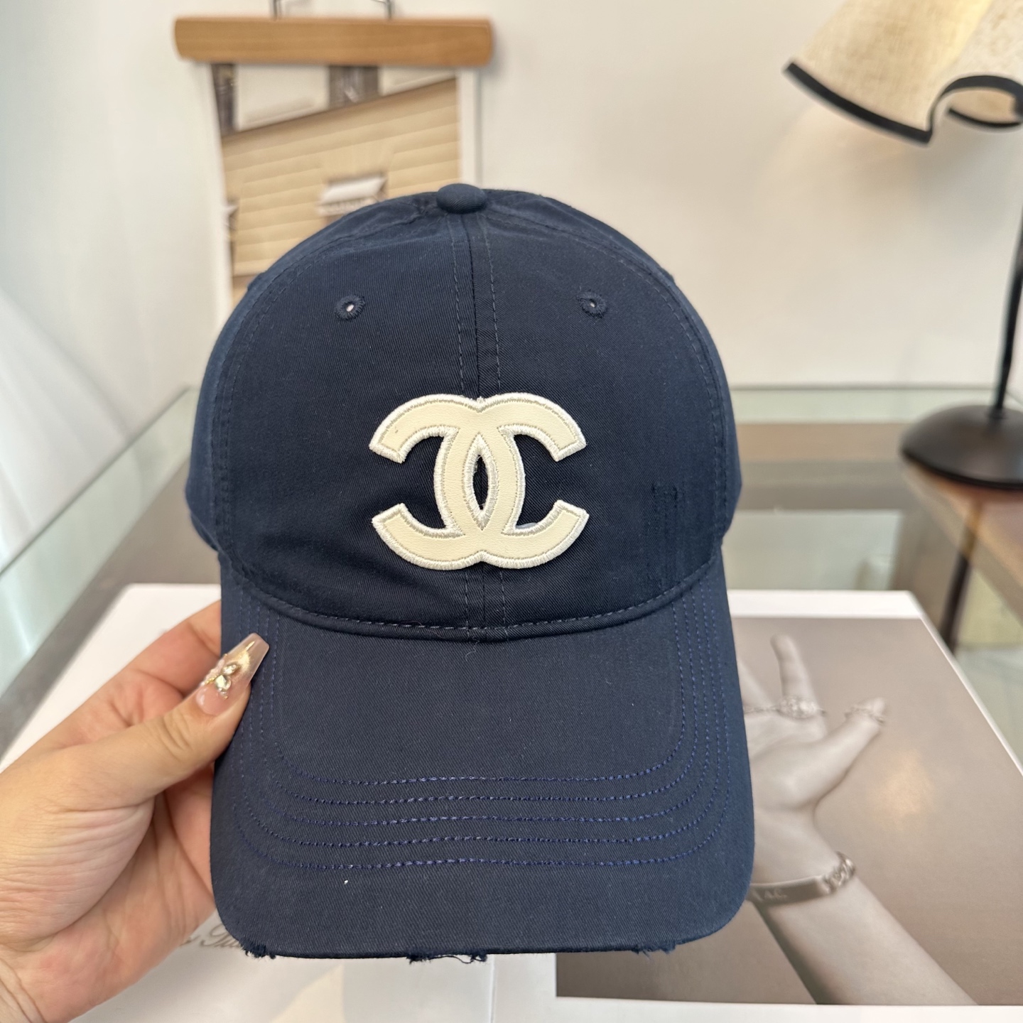 【CHANEL香奈儿】新款高级感唯美纹路小香风鸭舌帽 ，遮阳又超好搭配，出街单品 高货版本原单品质👄