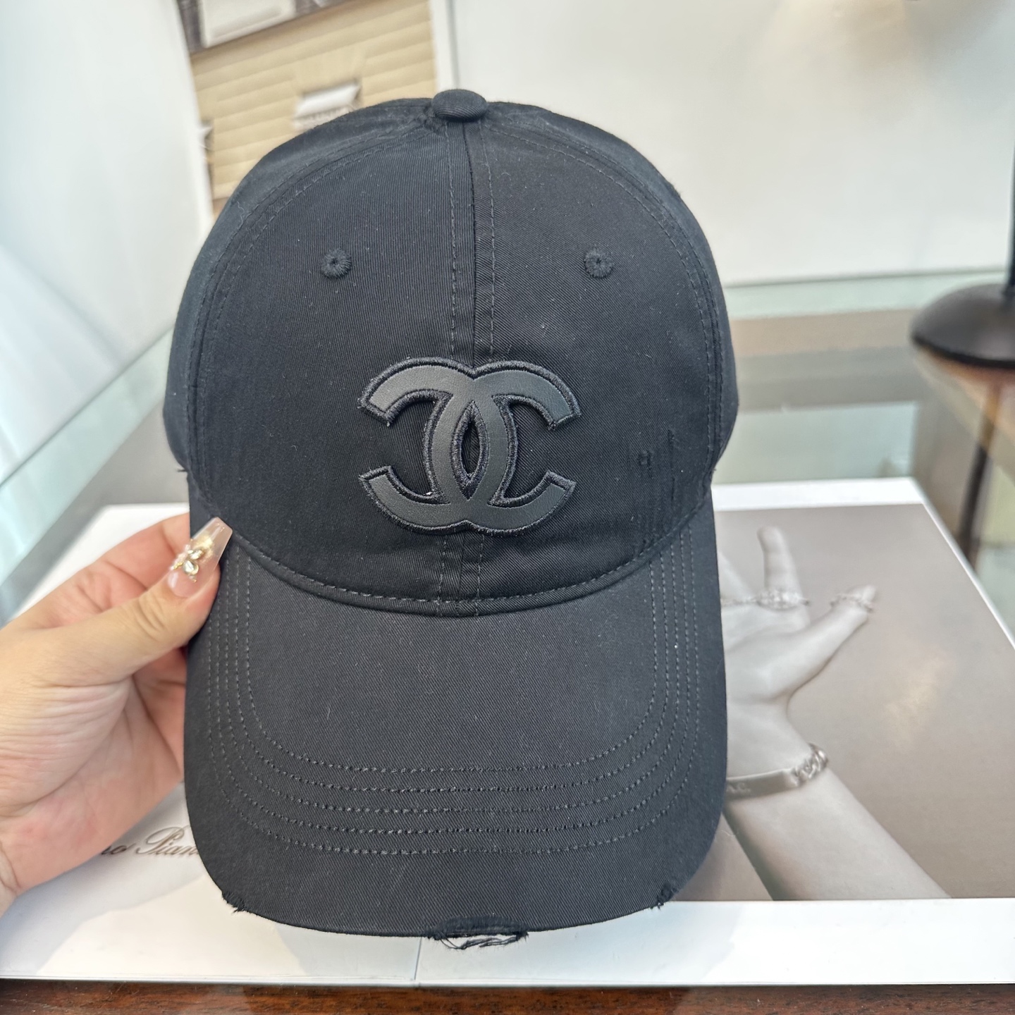 【CHANEL香奈儿】新款高级感唯美纹路小香风鸭舌帽 ，遮阳又超好搭配，出街单品 高货版本原单品质👄