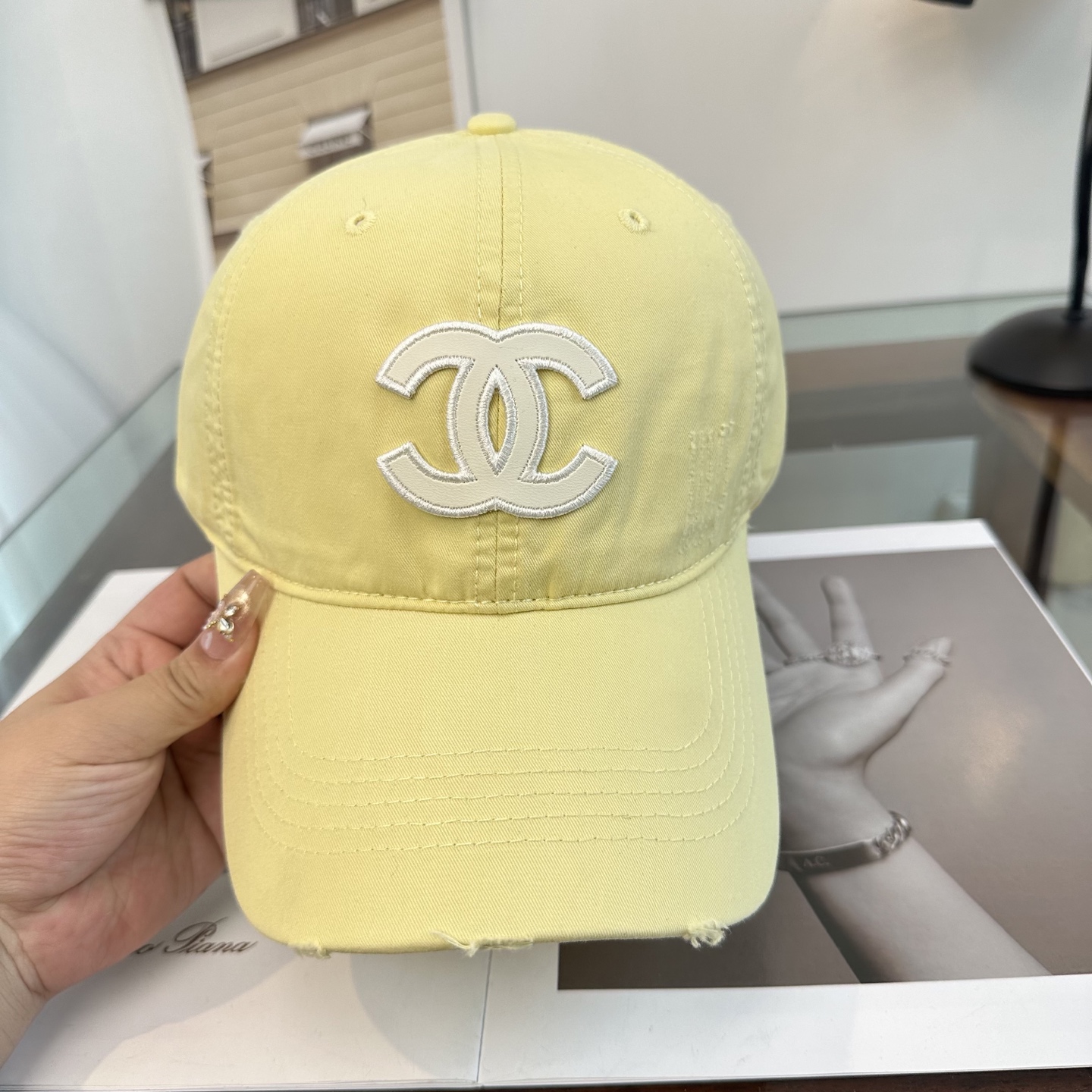 【CHANEL香奈儿】新款高级感唯美纹路小香风鸭舌帽 ，遮阳又超好搭配，出街单品 高货版本原单品质👄