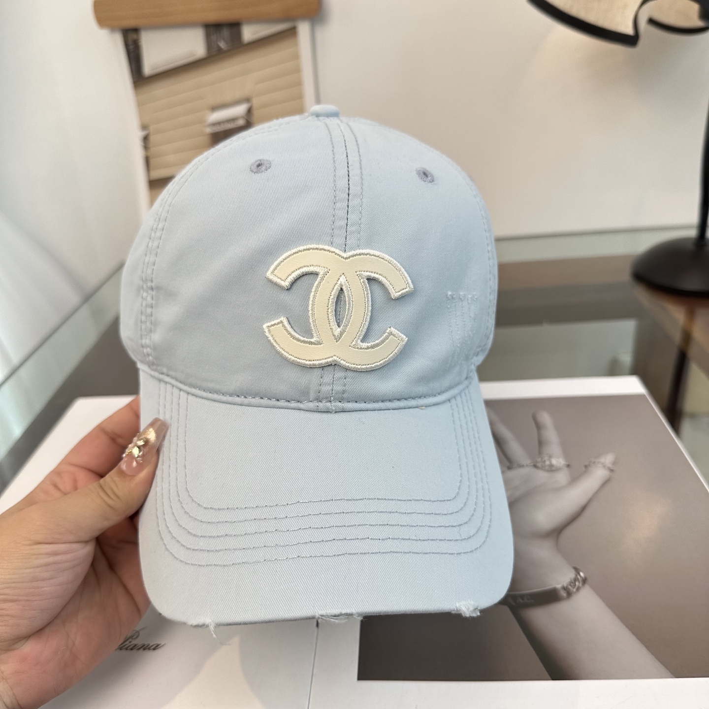 【CHANEL香奈儿】新款高级感唯美纹路小香风鸭舌帽 ，遮阳又超好搭配，出街单品 高货版本原单品质👄