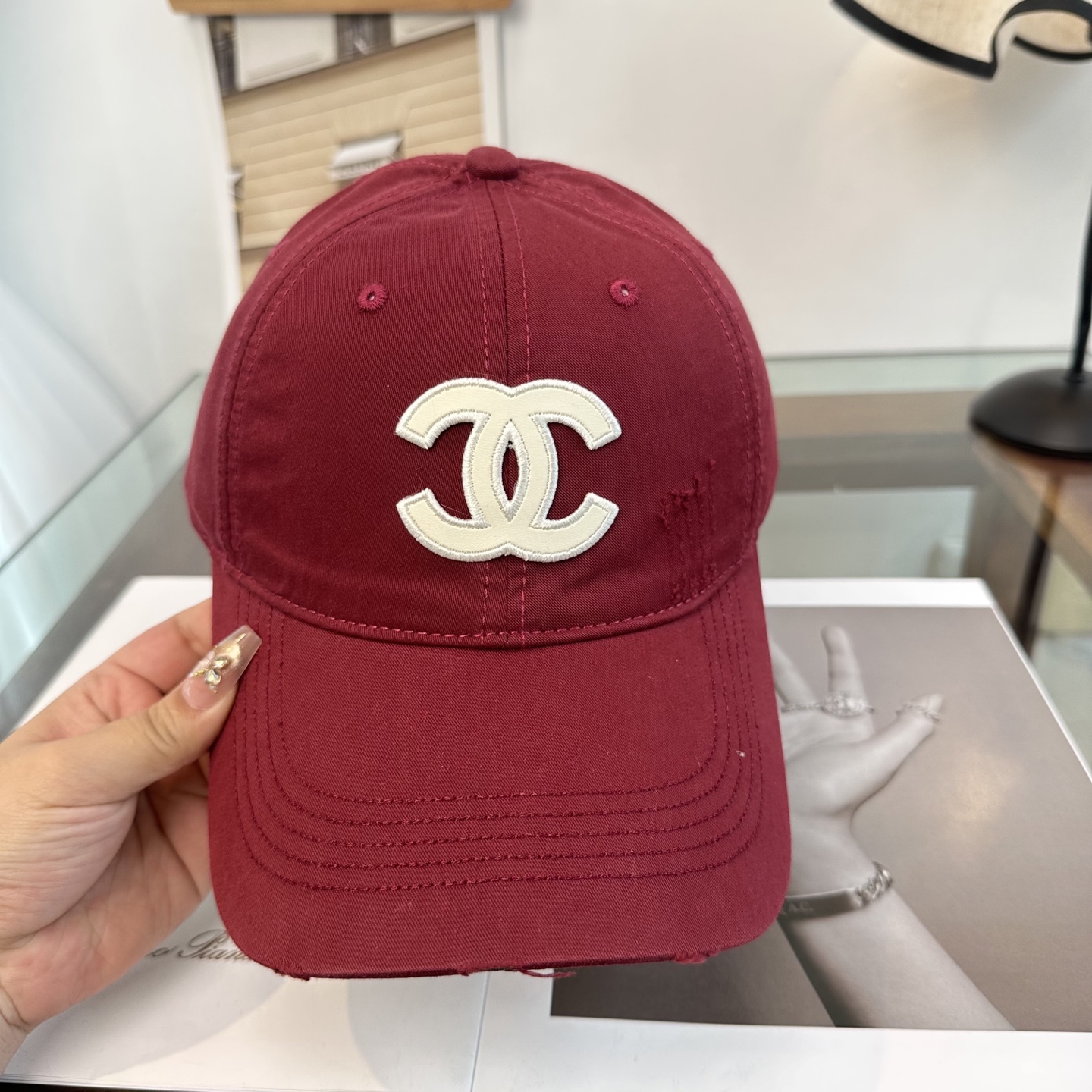 【CHANEL香奈儿】新款高级感唯美纹路小香风鸭舌帽 ，遮阳又超好搭配，出街单品 高货版本原单品质👄