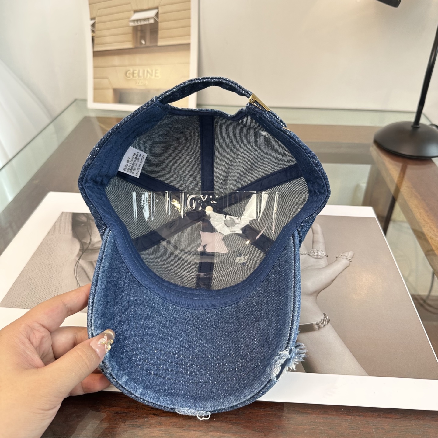 新品Balenciaga 巴黎世家字母新款棒球帽现货秒发🧢简约时尚超级无敌好看的帽子！情侣款！