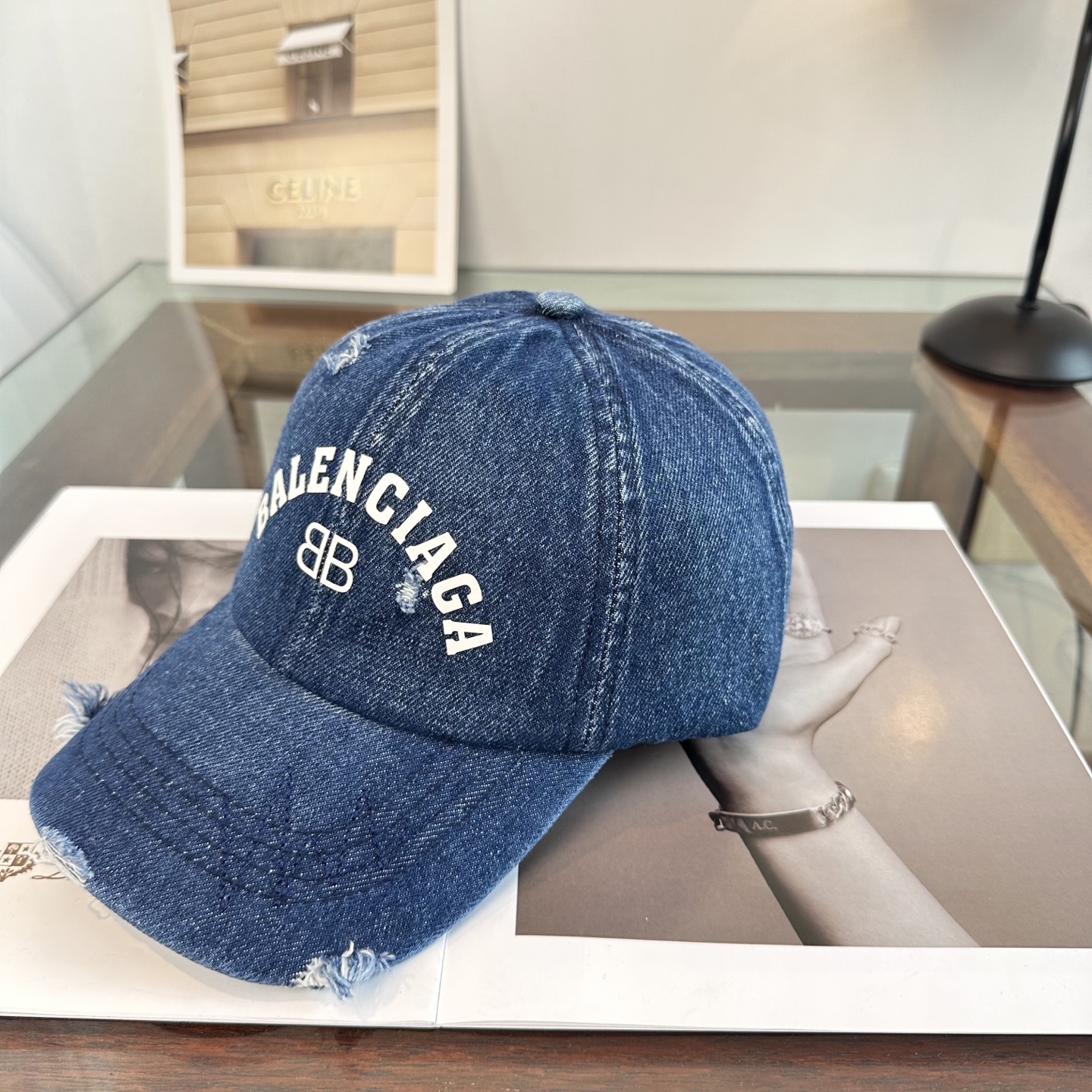 新品Balenciaga 巴黎世家字母新款棒球帽现货秒发🧢简约时尚超级无敌好看的帽子！情侣款！