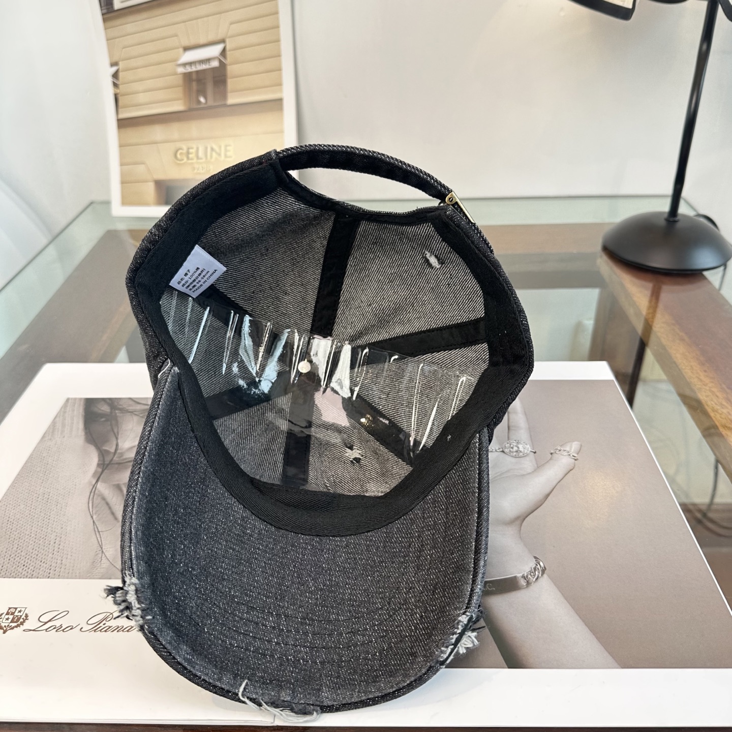 新品Balenciaga 巴黎世家字母新款棒球帽现货秒发🧢简约时尚超级无敌好看的帽子！情侣款！