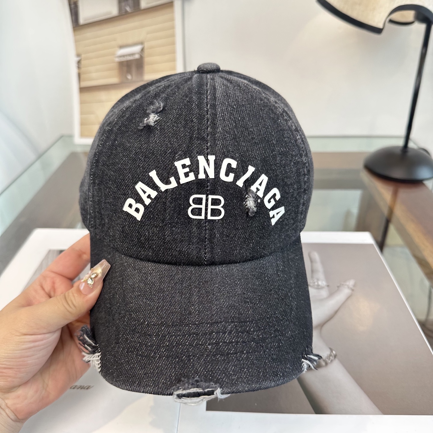 新品Balenciaga 巴黎世家字母新款棒球帽现货秒发🧢简约时尚超级无敌好看的帽子！情侣款！