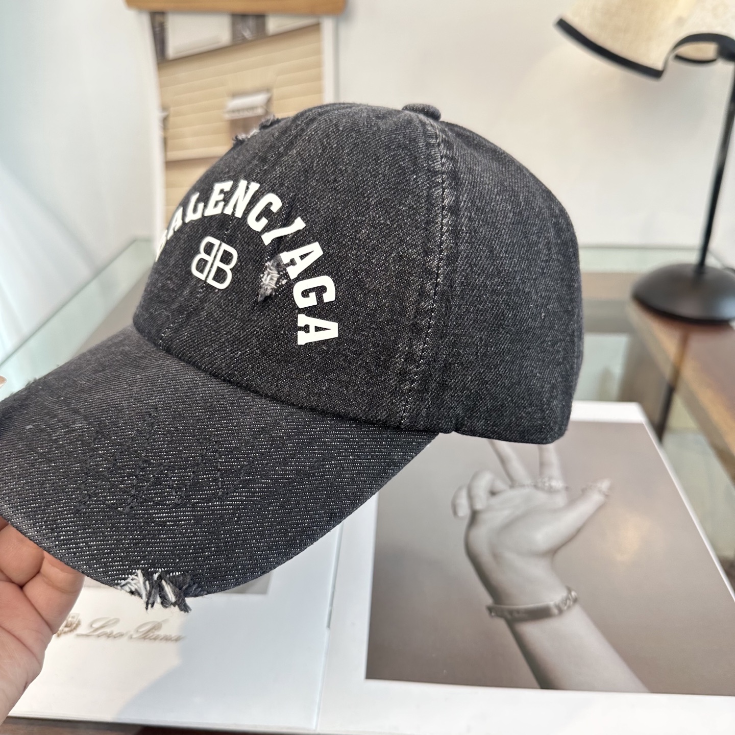 新品Balenciaga 巴黎世家字母新款棒球帽现货秒发🧢简约时尚超级无敌好看的帽子！情侣款！