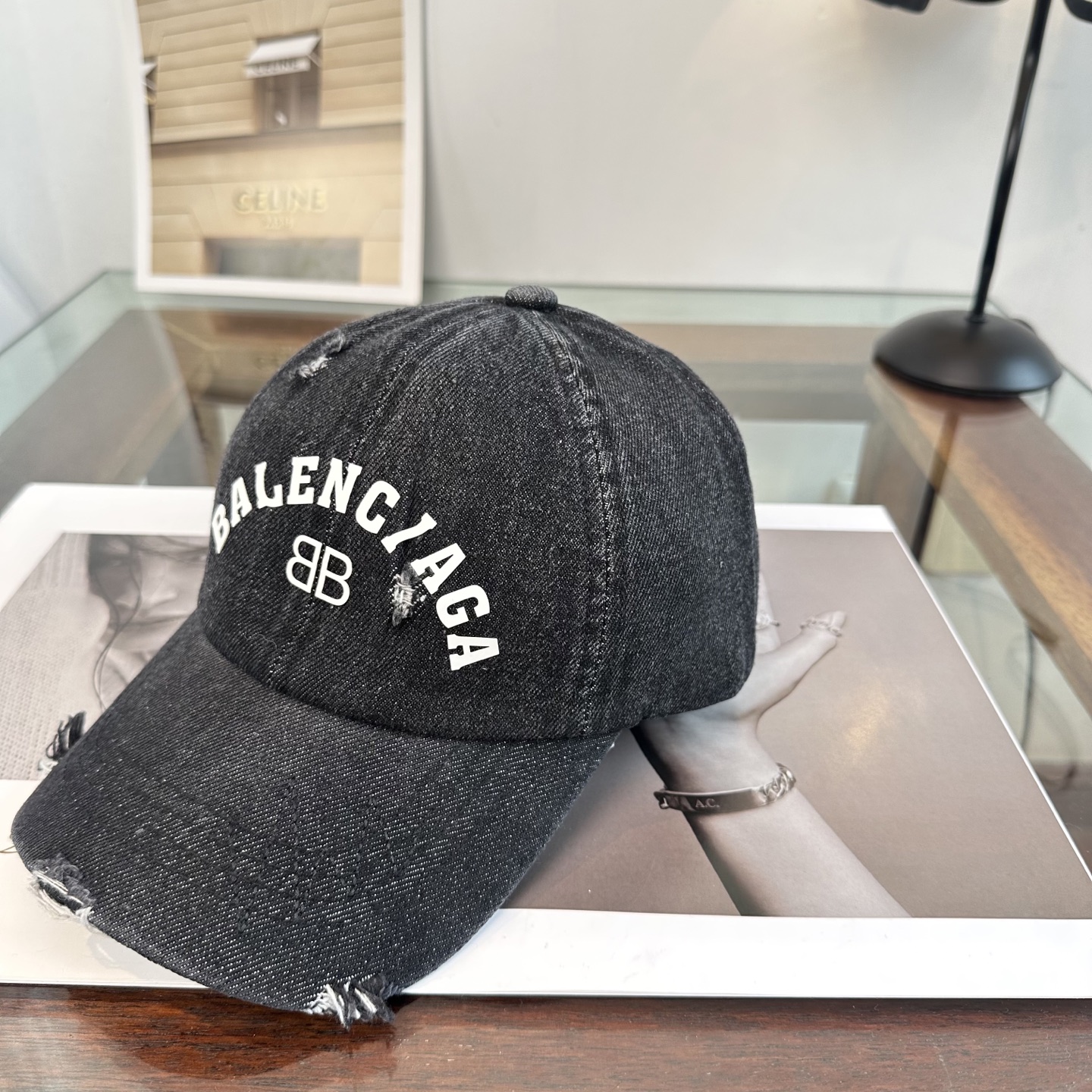 新品Balenciaga 巴黎世家字母新款棒球帽现货秒发🧢简约时尚超级无敌好看的帽子！情侣款！