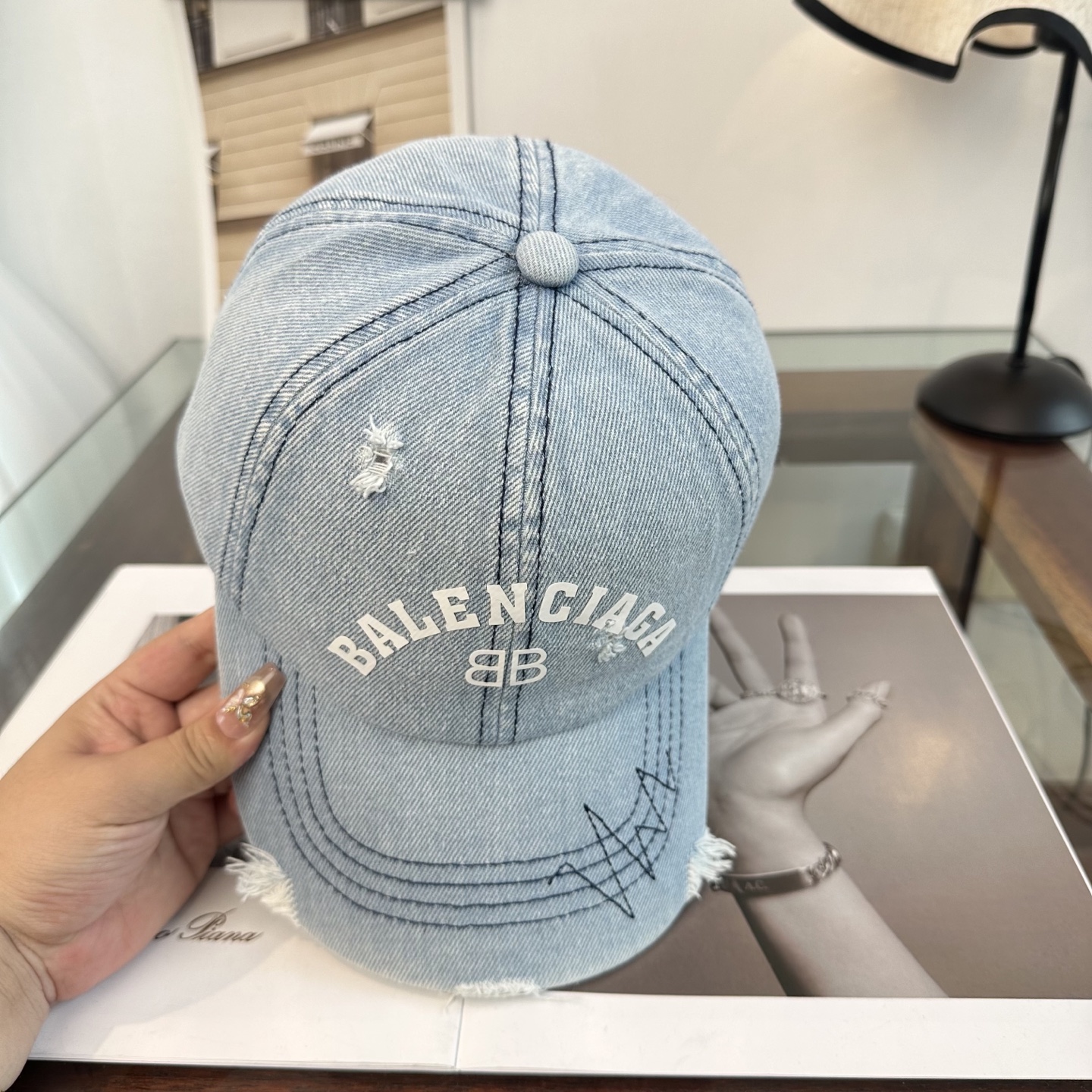 新品Balenciaga 巴黎世家字母新款棒球帽现货秒发🧢简约时尚超级无敌好看的帽子！情侣款！