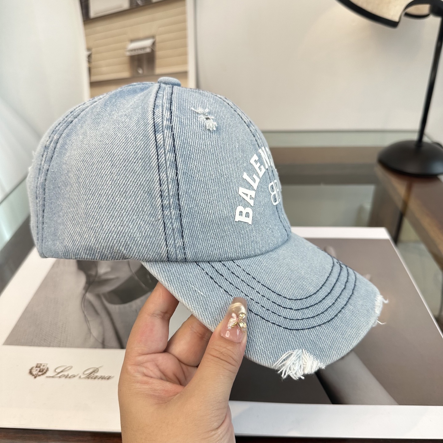 新品Balenciaga 巴黎世家字母新款棒球帽现货秒发🧢简约时尚超级无敌好看的帽子！情侣款！