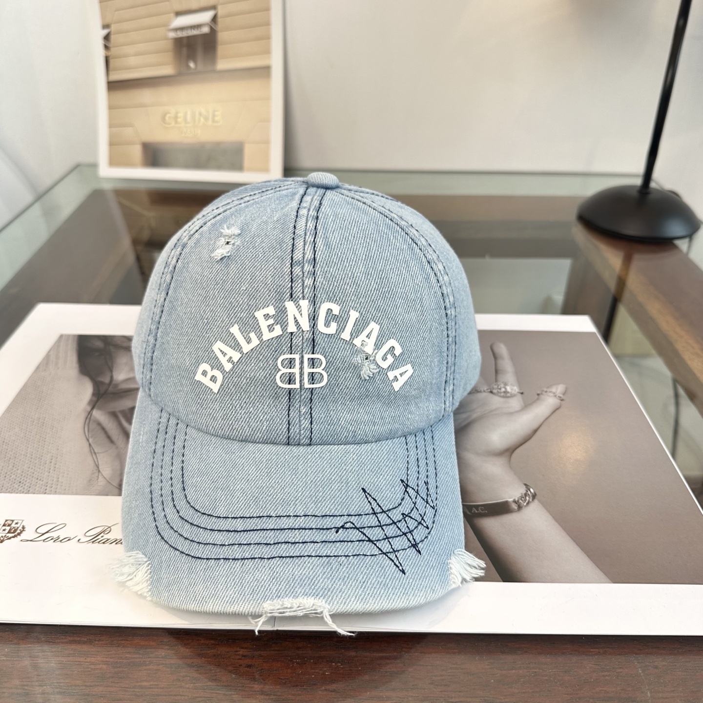 新品Balenciaga 巴黎世家字母新款棒球帽现货秒发🧢简约时尚超级无敌好看的帽子！情侣款！