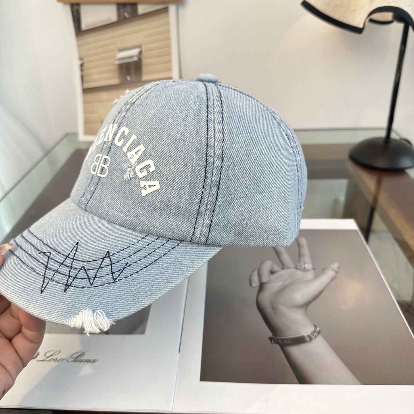 新品Balenciaga 巴黎世家字母新款棒球帽现货秒发🧢简约时尚超级无敌好看的帽子！情侣款！