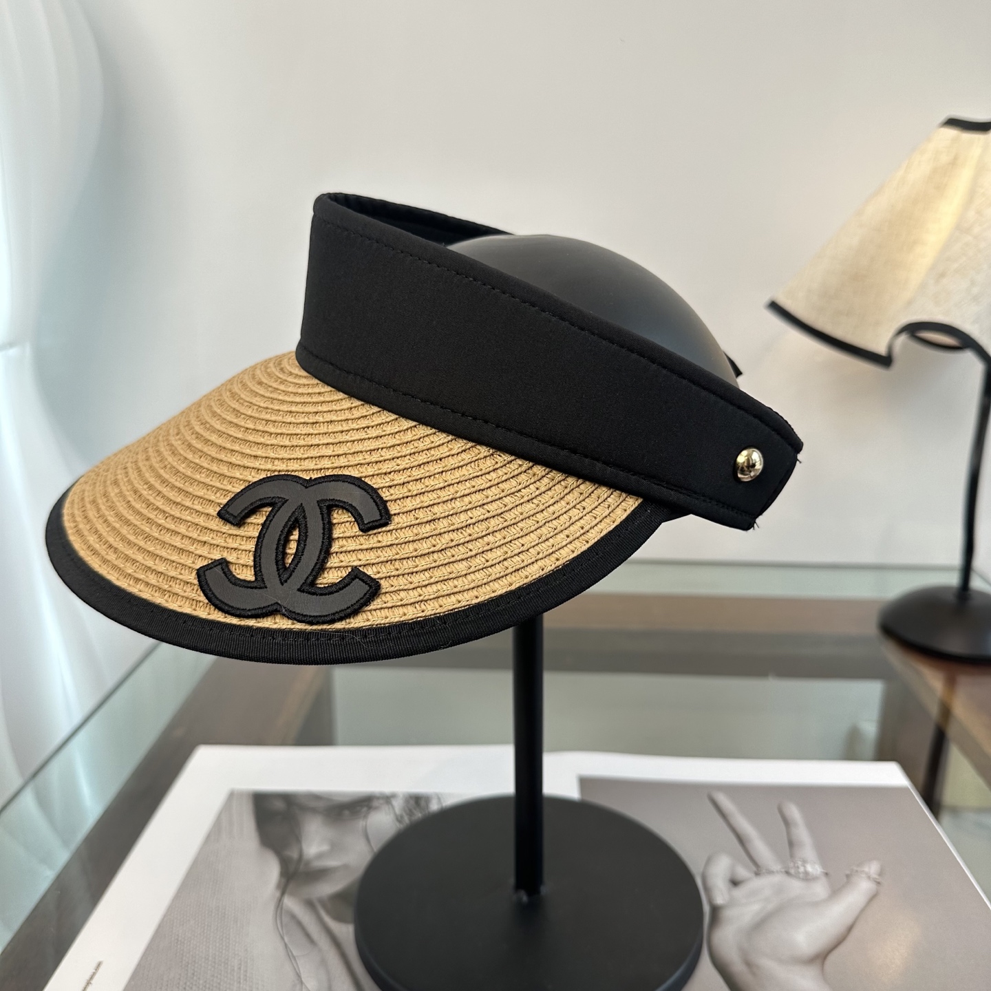 Chanel 香奶奶家，2026春夏新款空顶帽，超甜超乖的小空顶 ，细节和质感都拿捏得很完美 缤纷整个夏天