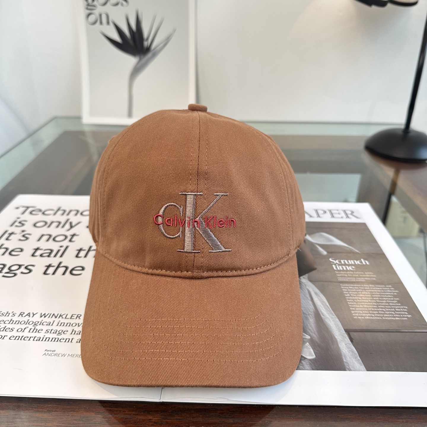 Calvin Klein，CKlogo春夏新款棒球帽 小红书推荐，时尚百搭，众多明星都喜欢的一款，非常爆