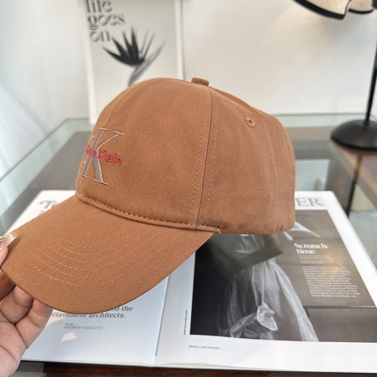 Calvin Klein，CKlogo春夏新款棒球帽 小红书推荐，时尚百搭，众多明星都喜欢的一款，非常爆
