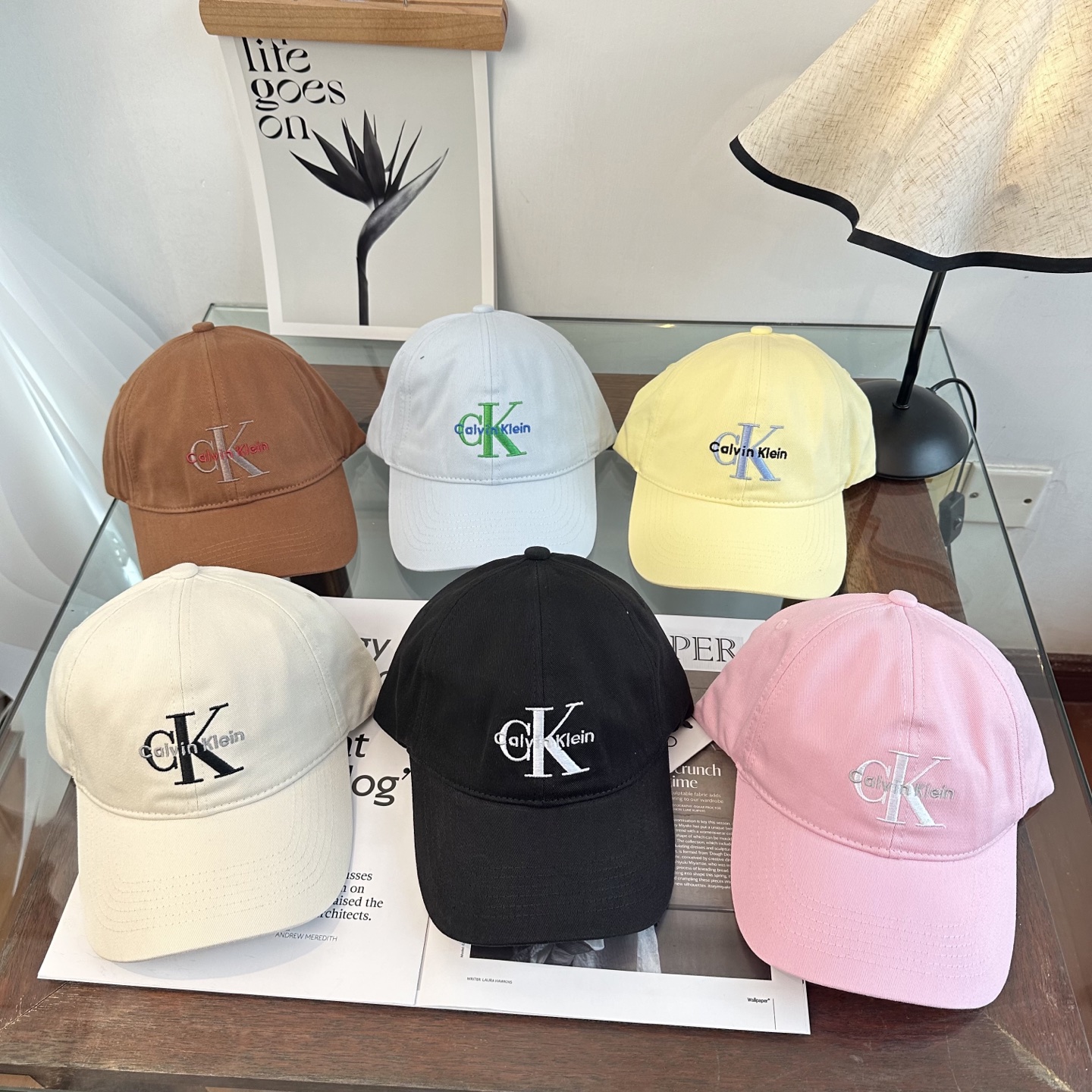 Calvin Klein，CKlogo春夏新款棒球帽 小红书推荐，时尚百搭，众多明星都喜欢的一款，非常爆