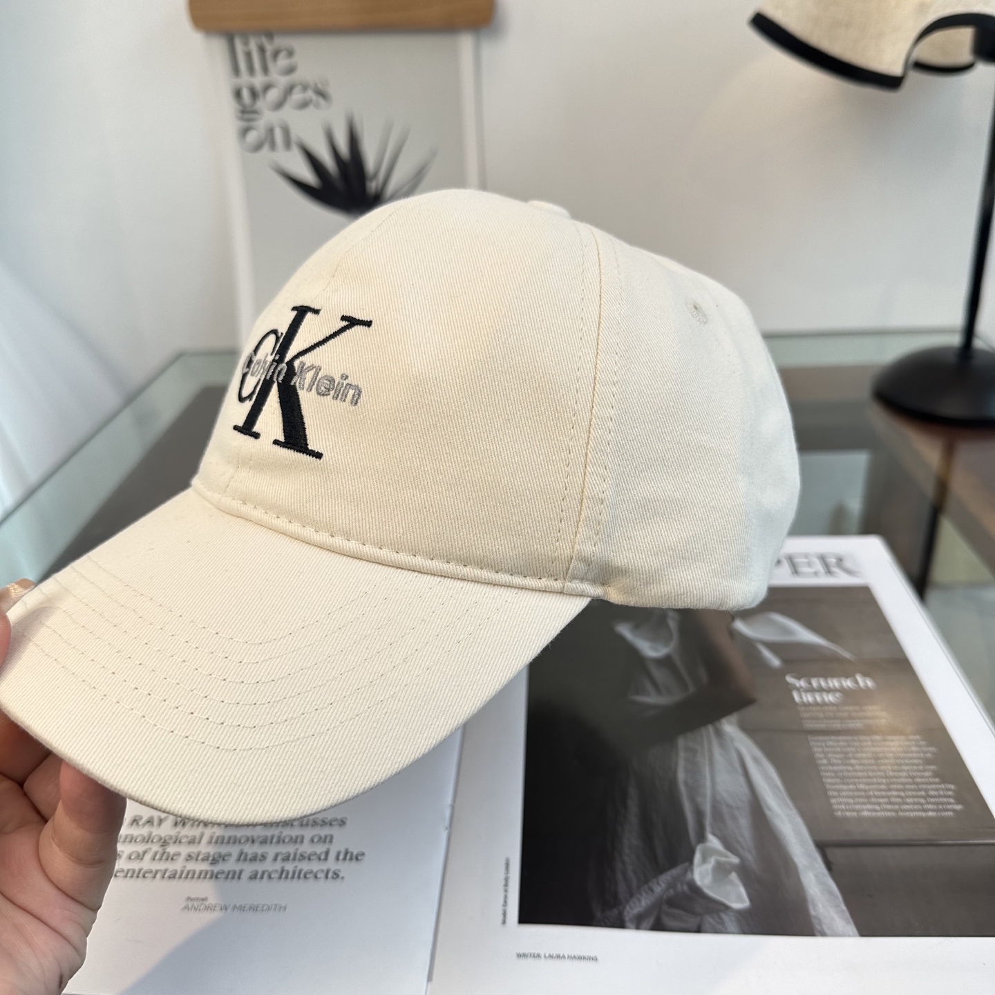Calvin Klein，CKlogo春夏新款棒球帽 小红书推荐，时尚百搭，众多明星都喜欢的一款，非常爆