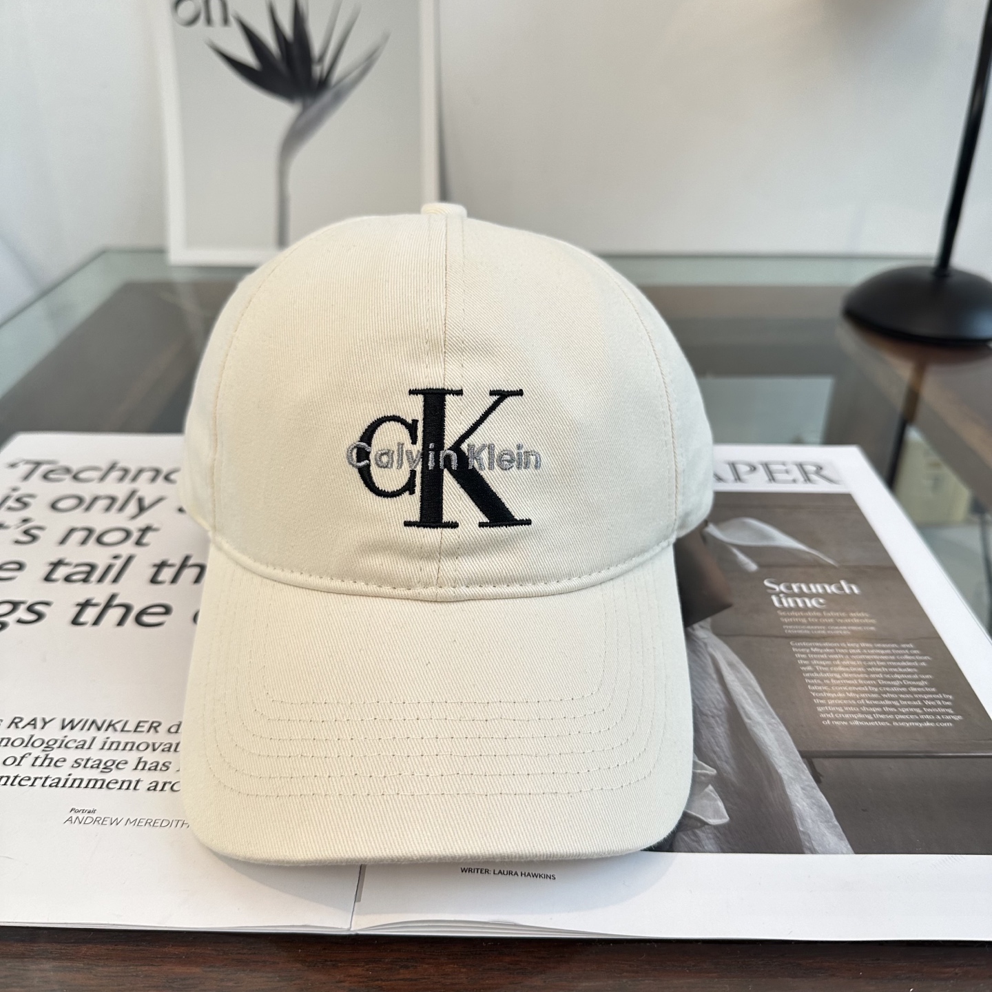 Calvin Klein，CKlogo春夏新款棒球帽 小红书推荐，时尚百搭，众多明星都喜欢的一款，非常爆