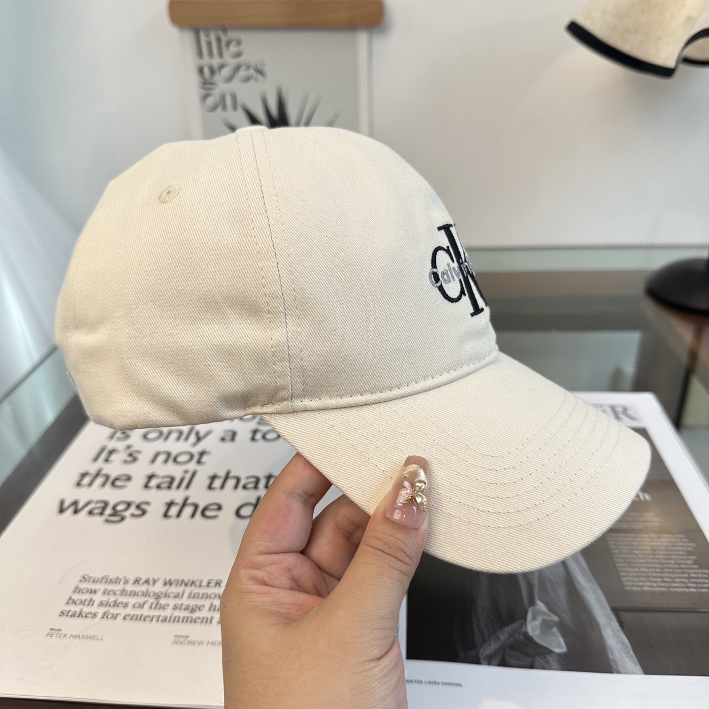Calvin Klein，CKlogo春夏新款棒球帽 小红书推荐，时尚百搭，众多明星都喜欢的一款，非常爆