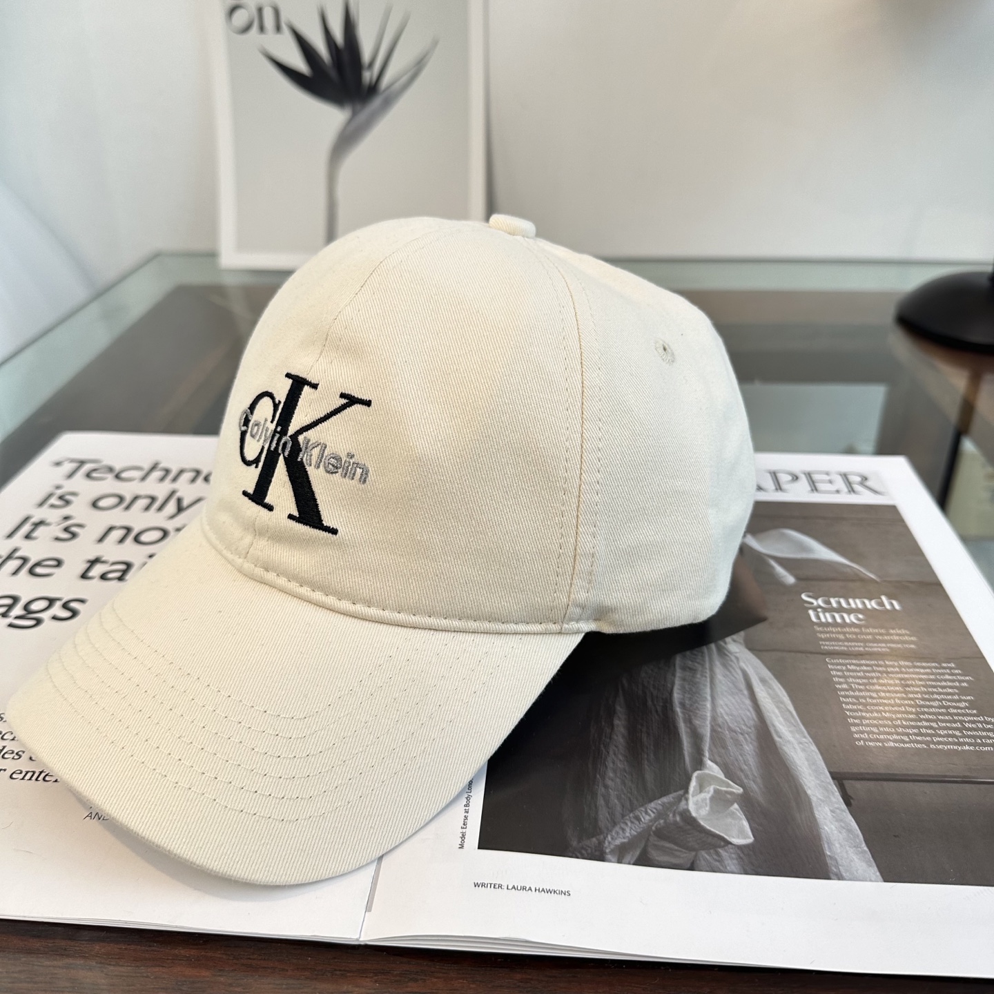 Calvin Klein，CKlogo春夏新款棒球帽 小红书推荐，时尚百搭，众多明星都喜欢的一款，非常爆