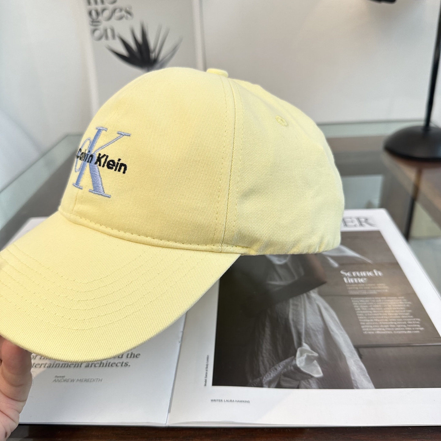 Calvin Klein，CKlogo春夏新款棒球帽 小红书推荐，时尚百搭，众多明星都喜欢的一款，非常爆