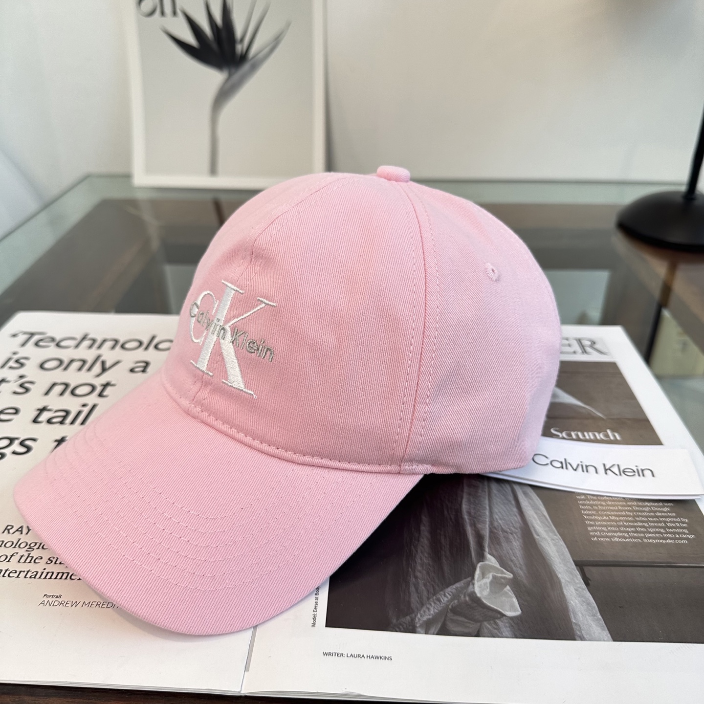 Calvin Klein，CKlogo春夏新款棒球帽 小红书推荐，时尚百搭，众多明星都喜欢的一款，非常爆