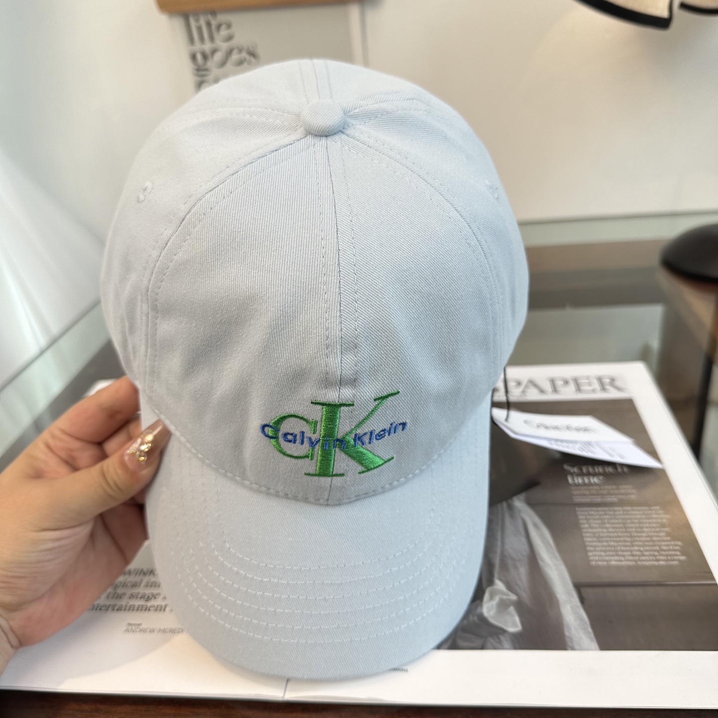 Calvin Klein，CKlogo春夏新款棒球帽 小红书推荐，时尚百搭，众多明星都喜欢的一款，非常爆
