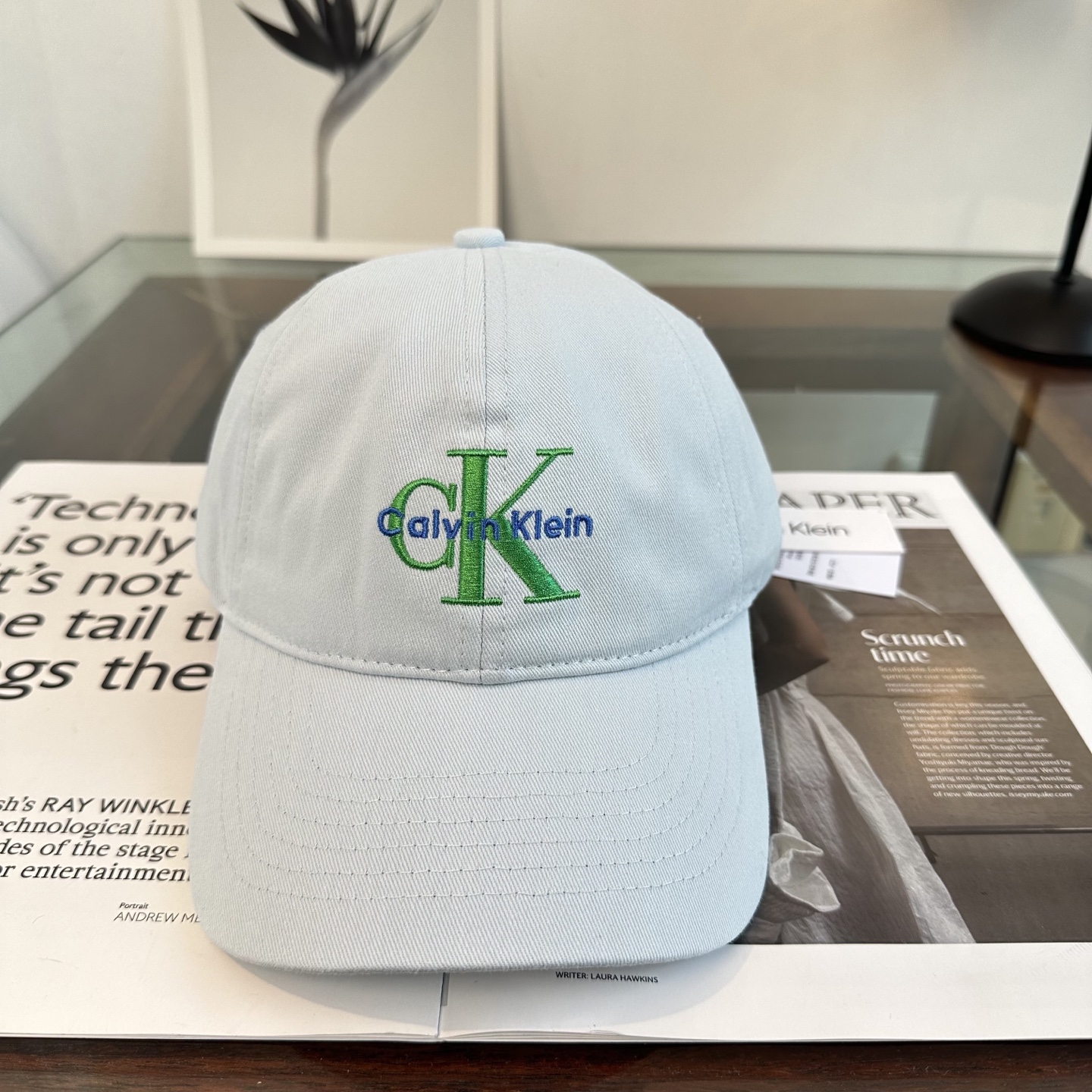 Calvin Klein，CKlogo春夏新款棒球帽 小红书推荐，时尚百搭，众多明星都喜欢的一款，非常爆