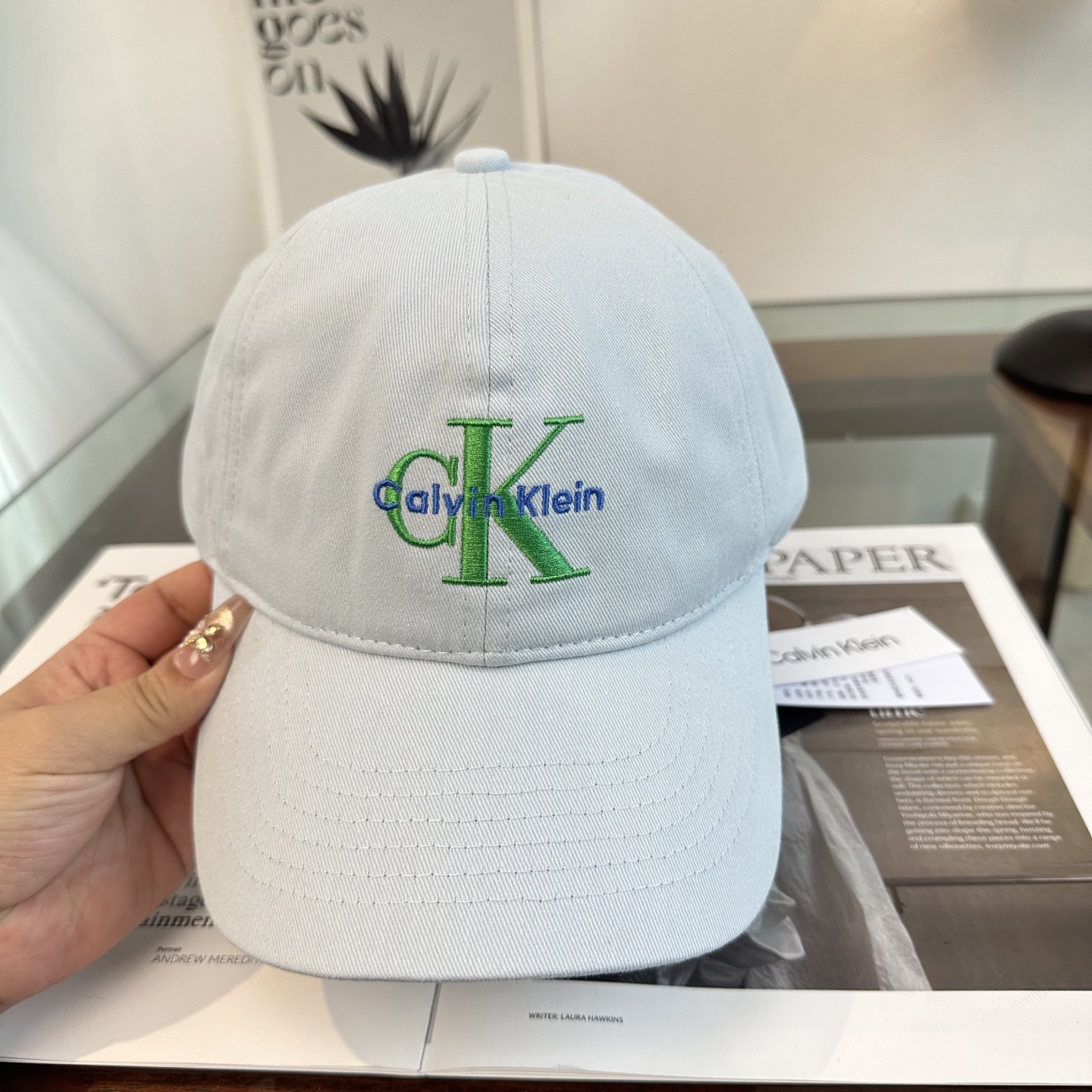 Calvin Klein，CKlogo春夏新款棒球帽 小红书推荐，时尚百搭，众多明星都喜欢的一款，非常爆