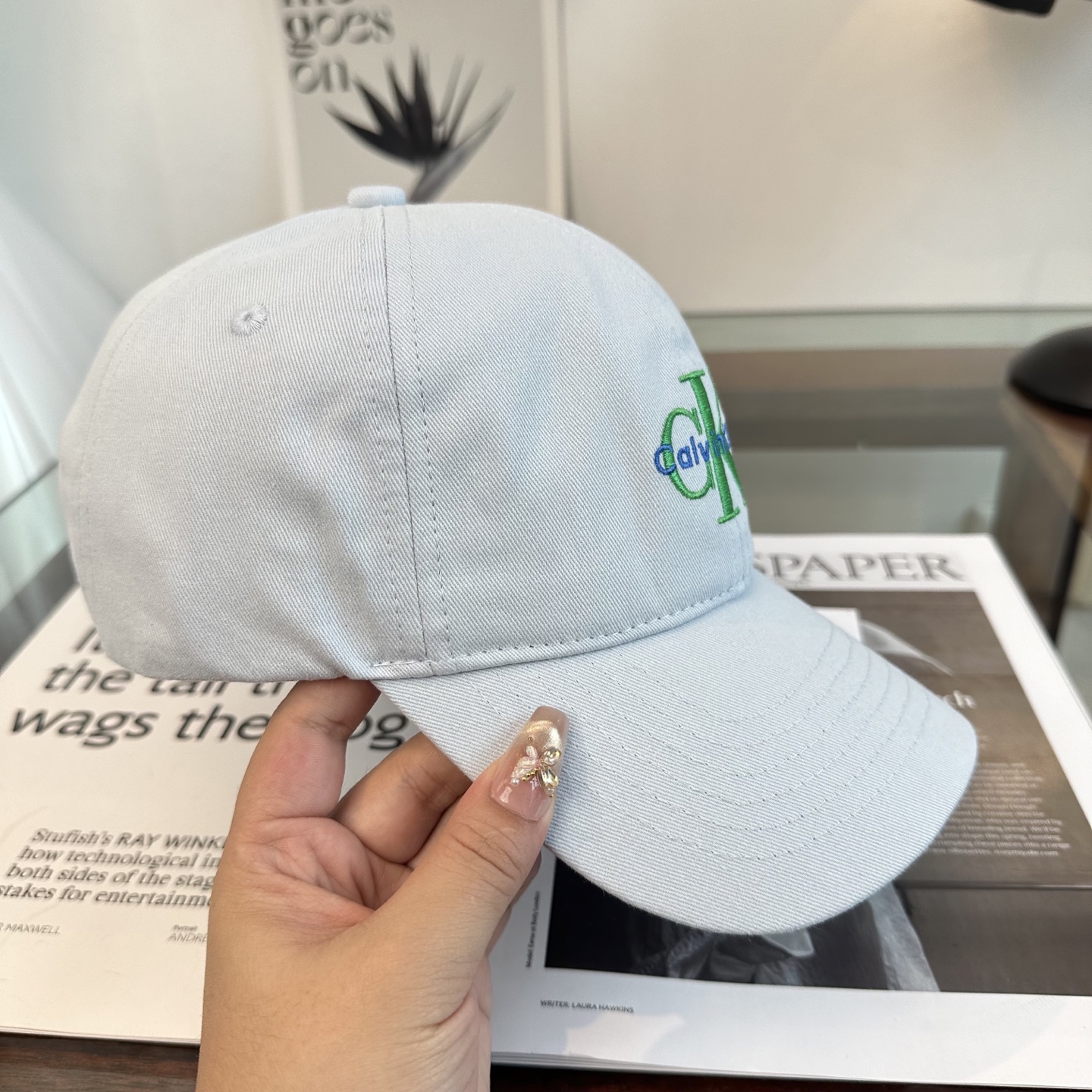 Calvin Klein，CKlogo春夏新款棒球帽 小红书推荐，时尚百搭，众多明星都喜欢的一款，非常爆