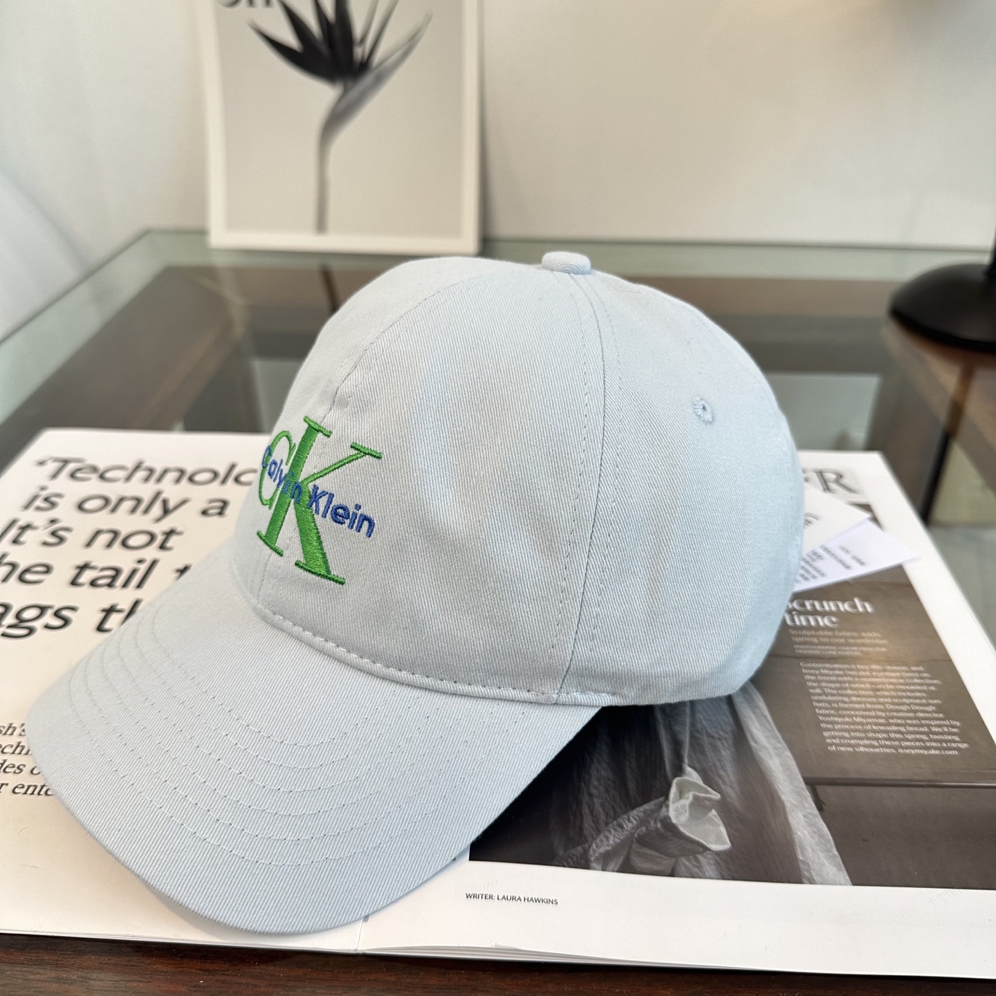 Calvin Klein，CKlogo春夏新款棒球帽 小红书推荐，时尚百搭，众多明星都喜欢的一款，非常爆
