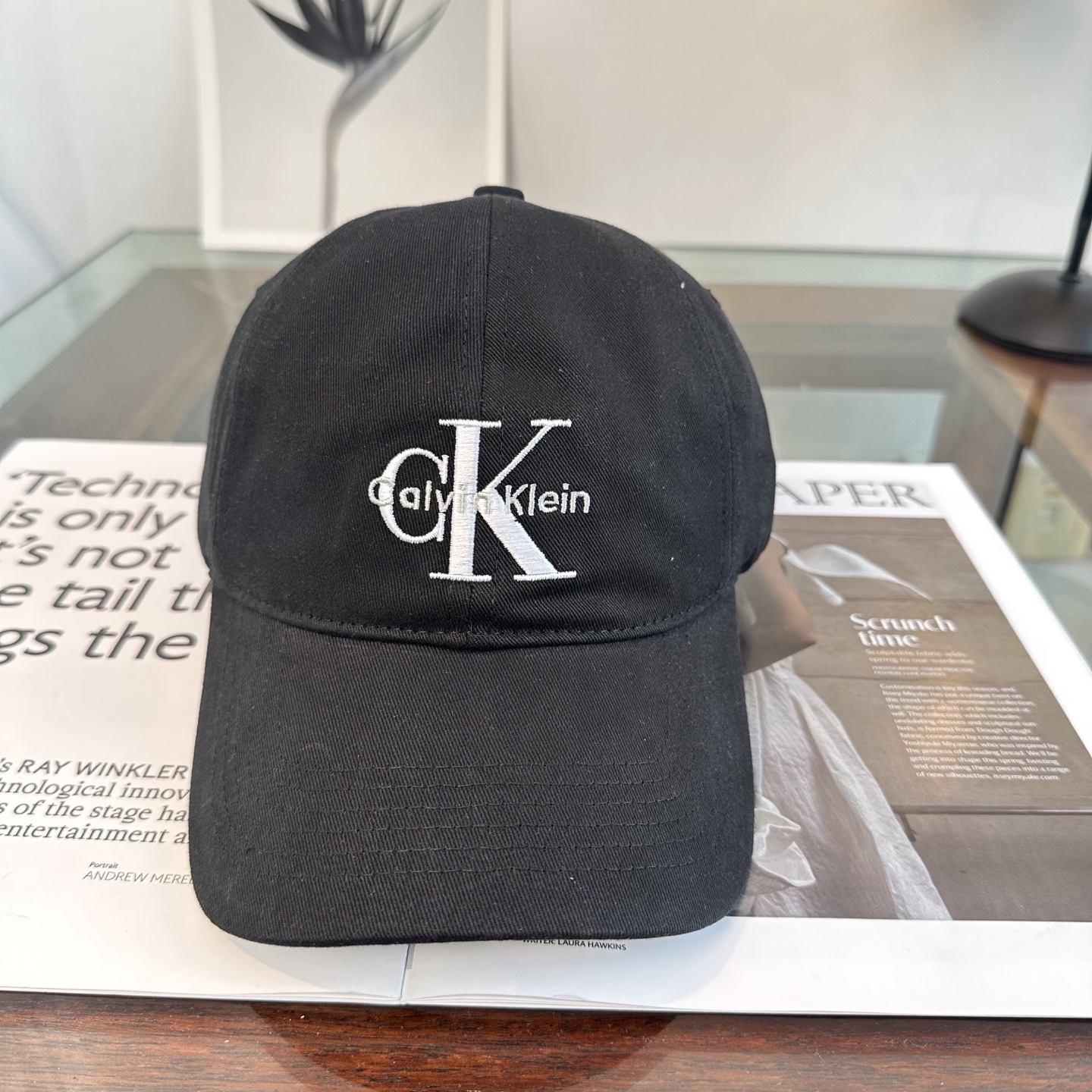 Calvin Klein，CKlogo春夏新款棒球帽 小红书推荐，时尚百搭，众多明星都喜欢的一款，非常爆