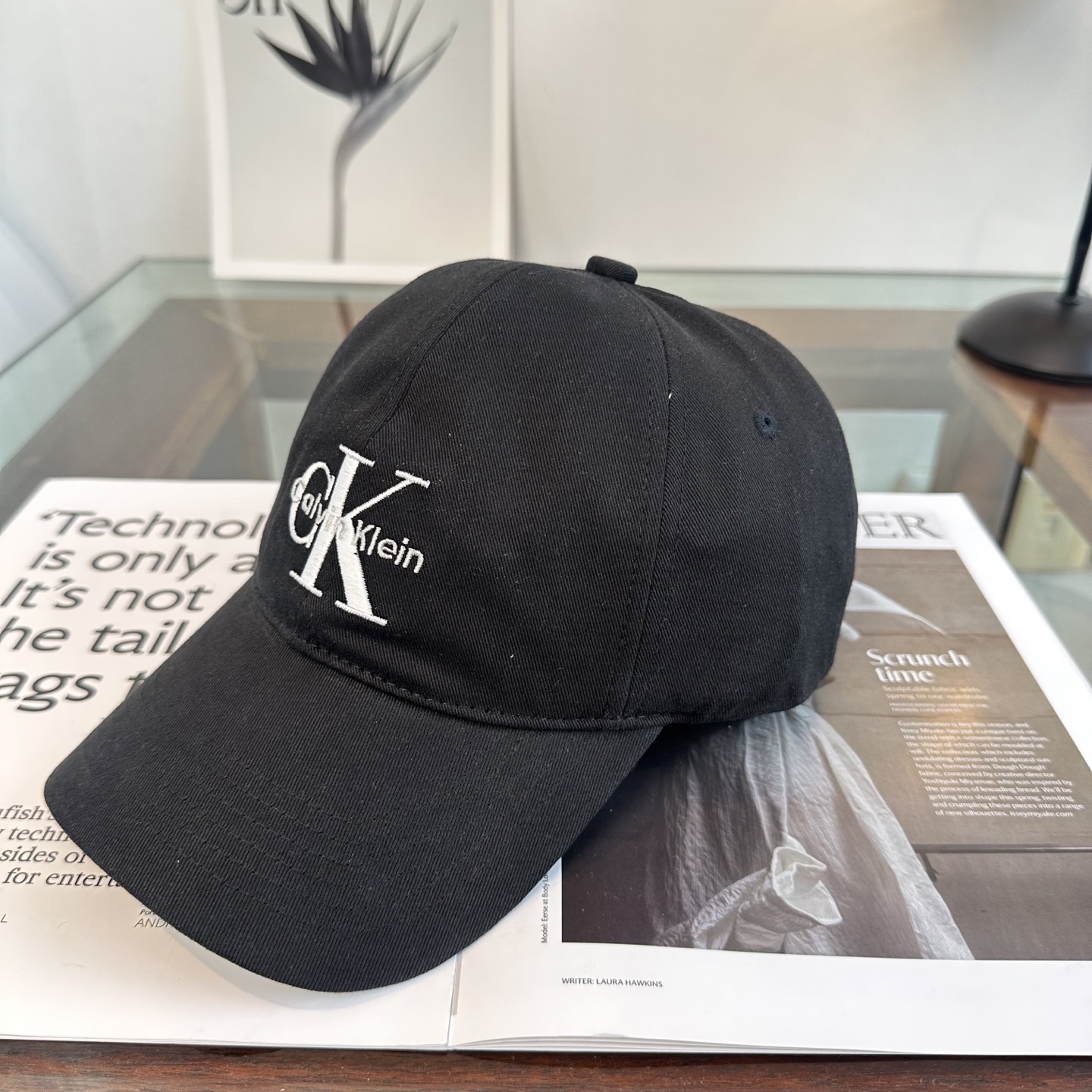 Calvin Klein，CKlogo春夏新款棒球帽 小红书推荐，时尚百搭，众多明星都喜欢的一款，非常爆