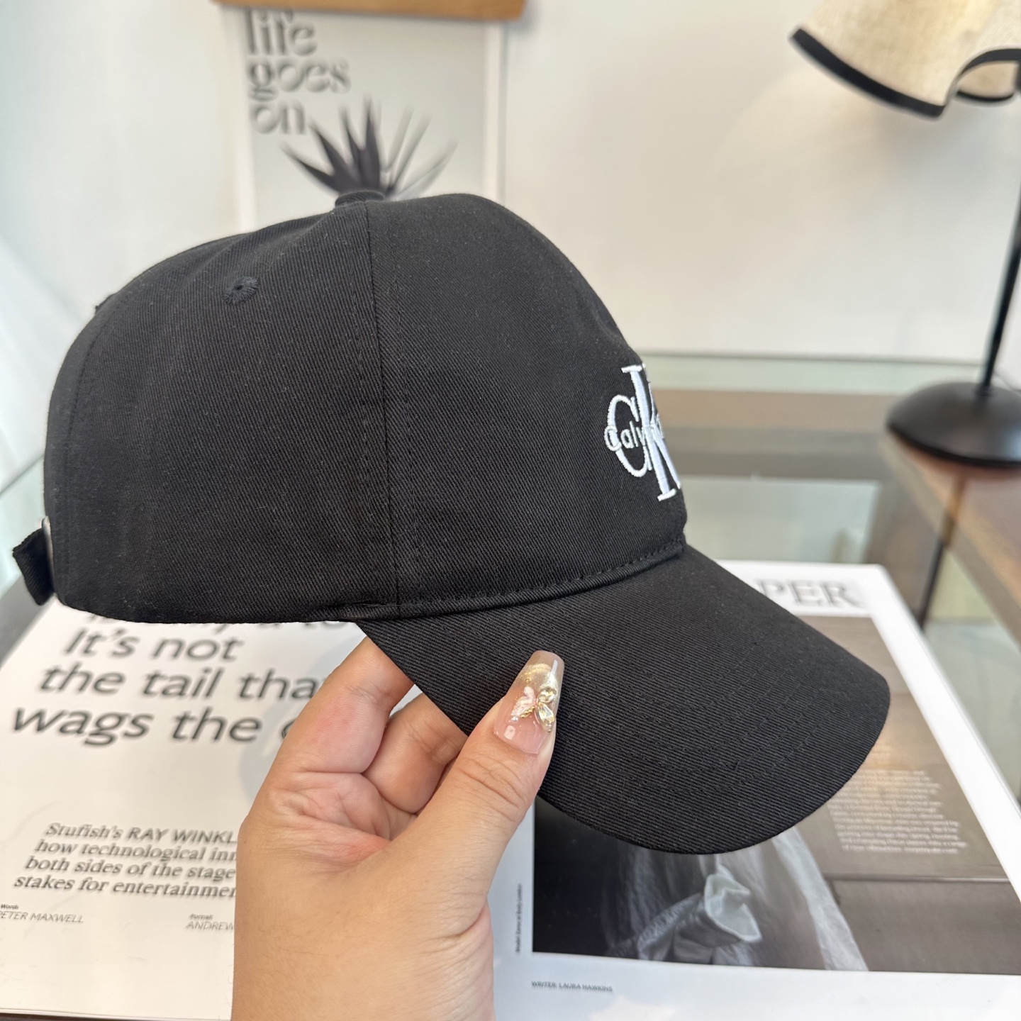 Calvin Klein，CKlogo春夏新款棒球帽 小红书推荐，时尚百搭，众多明星都喜欢的一款，非常爆