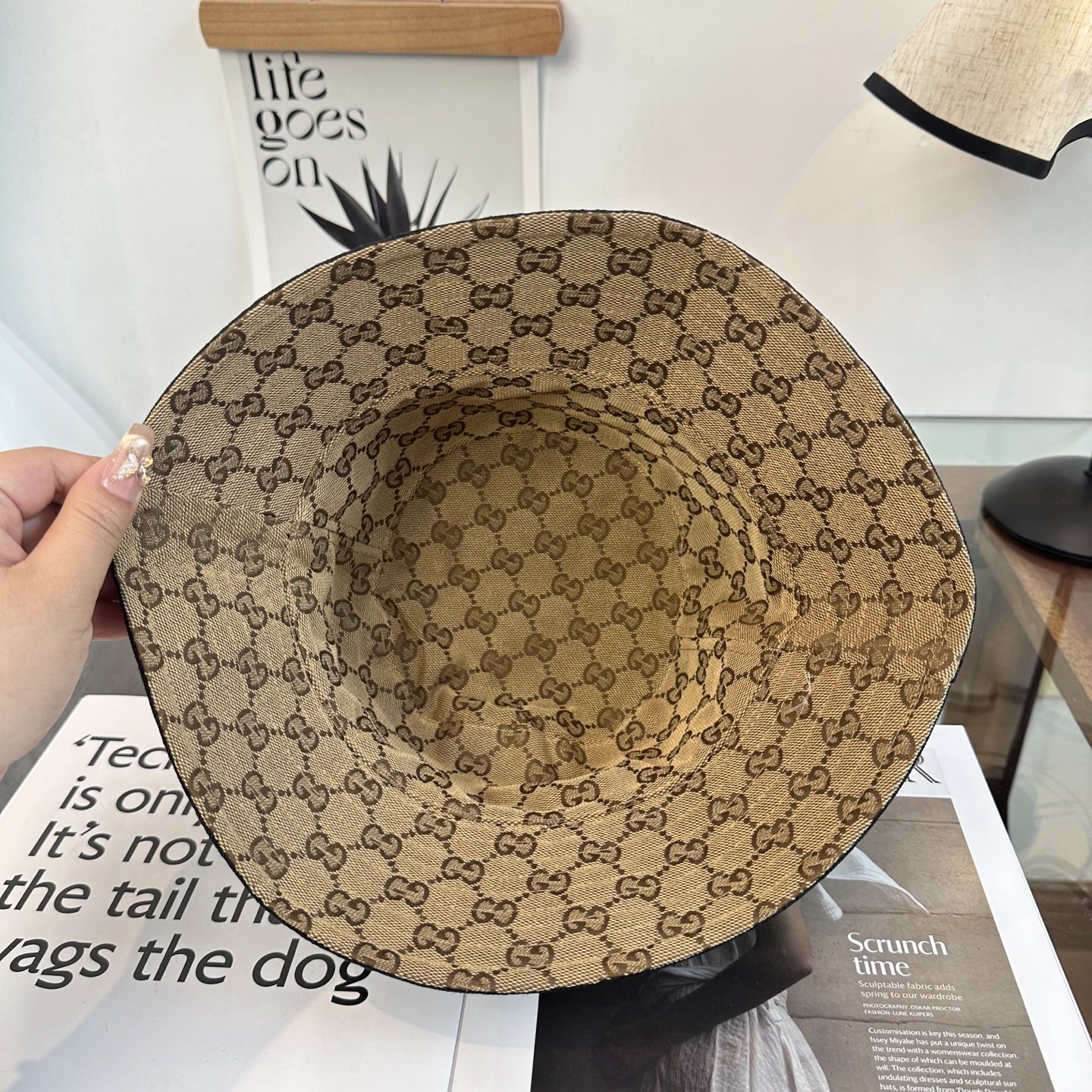 GUCCI古奇双面渔夫帽👒官网新品Gucci渔夫帽火爆来袭 工艺非常精美 高档大气上档次！低调奢华，方便