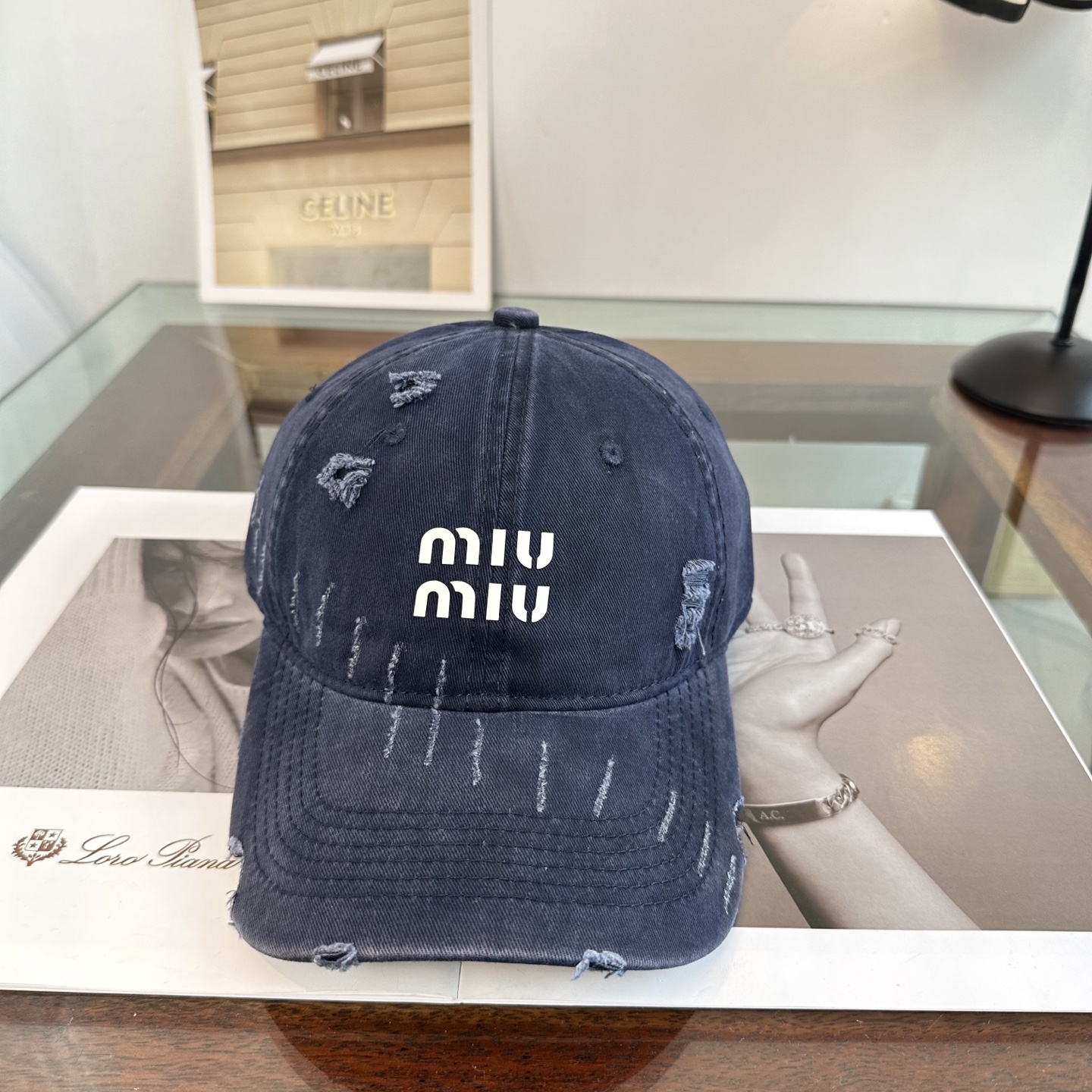 Miu Miu 缪缪miumiu 棒球帽 简单休闲风的棒球帽 减龄百搭 适配度很高