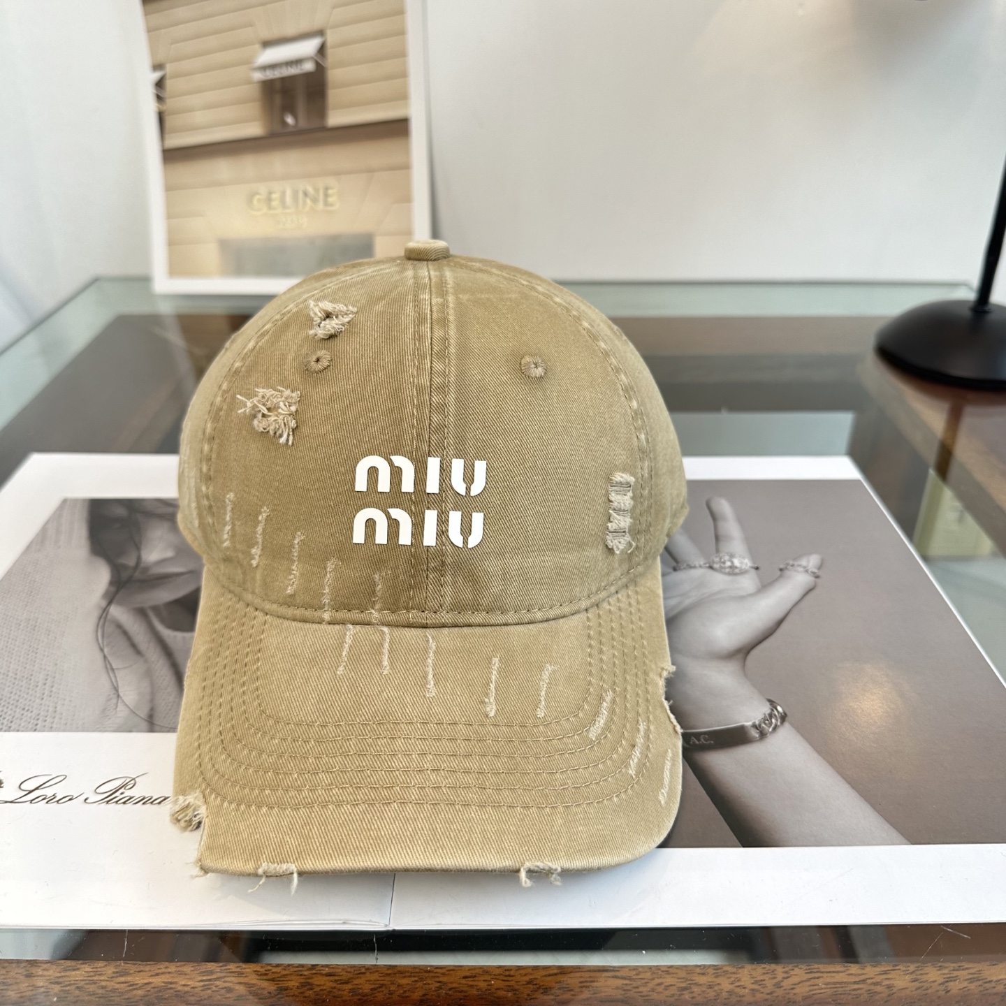 Miu Miu 缪缪miumiu 棒球帽 简单休闲风的棒球帽 减龄百搭 适配度很高