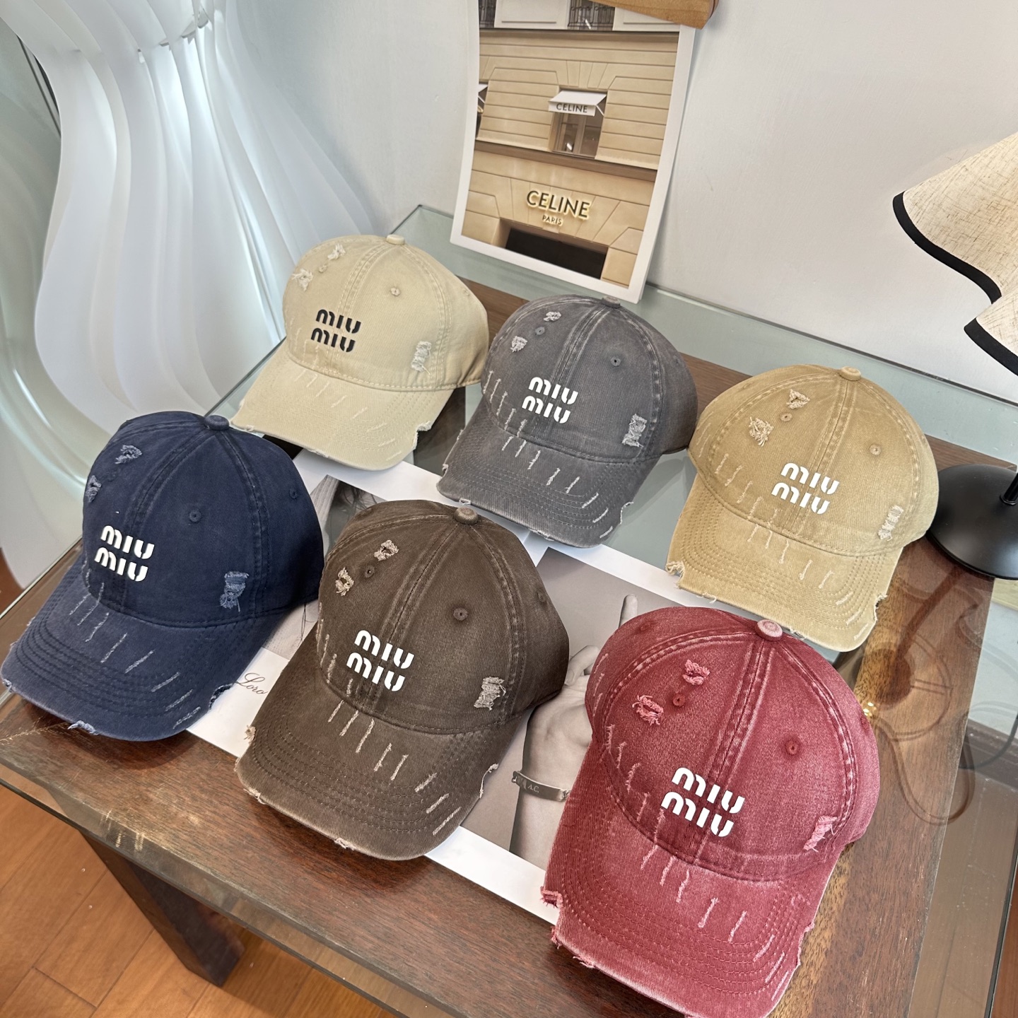 Miu Miu 缪缪miumiu 棒球帽 简单休闲风的棒球帽 减龄百搭 适配度很高