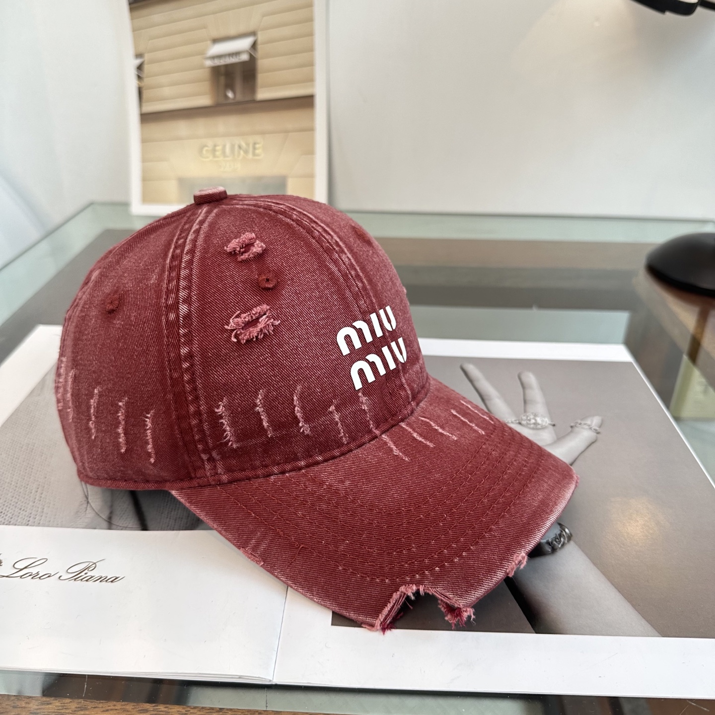 Miu Miu 缪缪miumiu 棒球帽 简单休闲风的棒球帽 减龄百搭 适配度很高