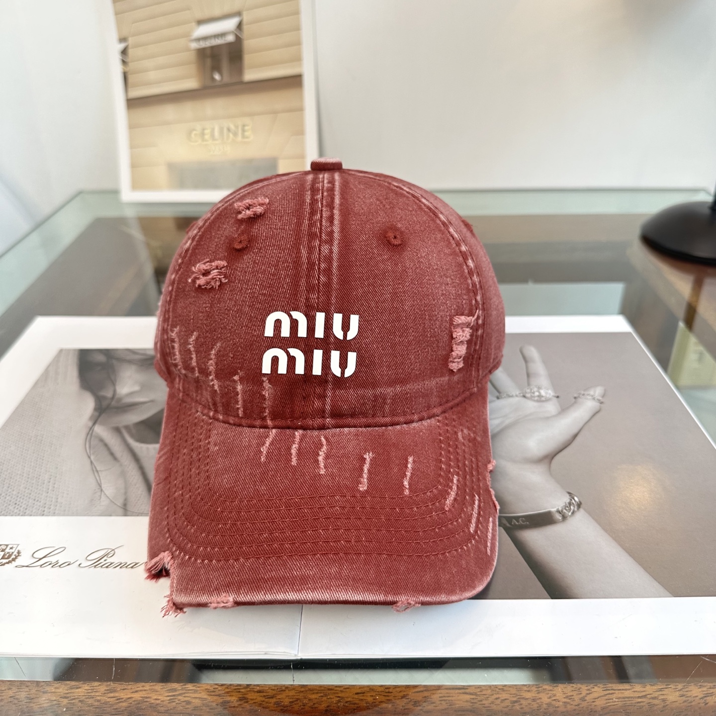 Miu Miu 缪缪miumiu 棒球帽 简单休闲风的棒球帽 减龄百搭 适配度很高