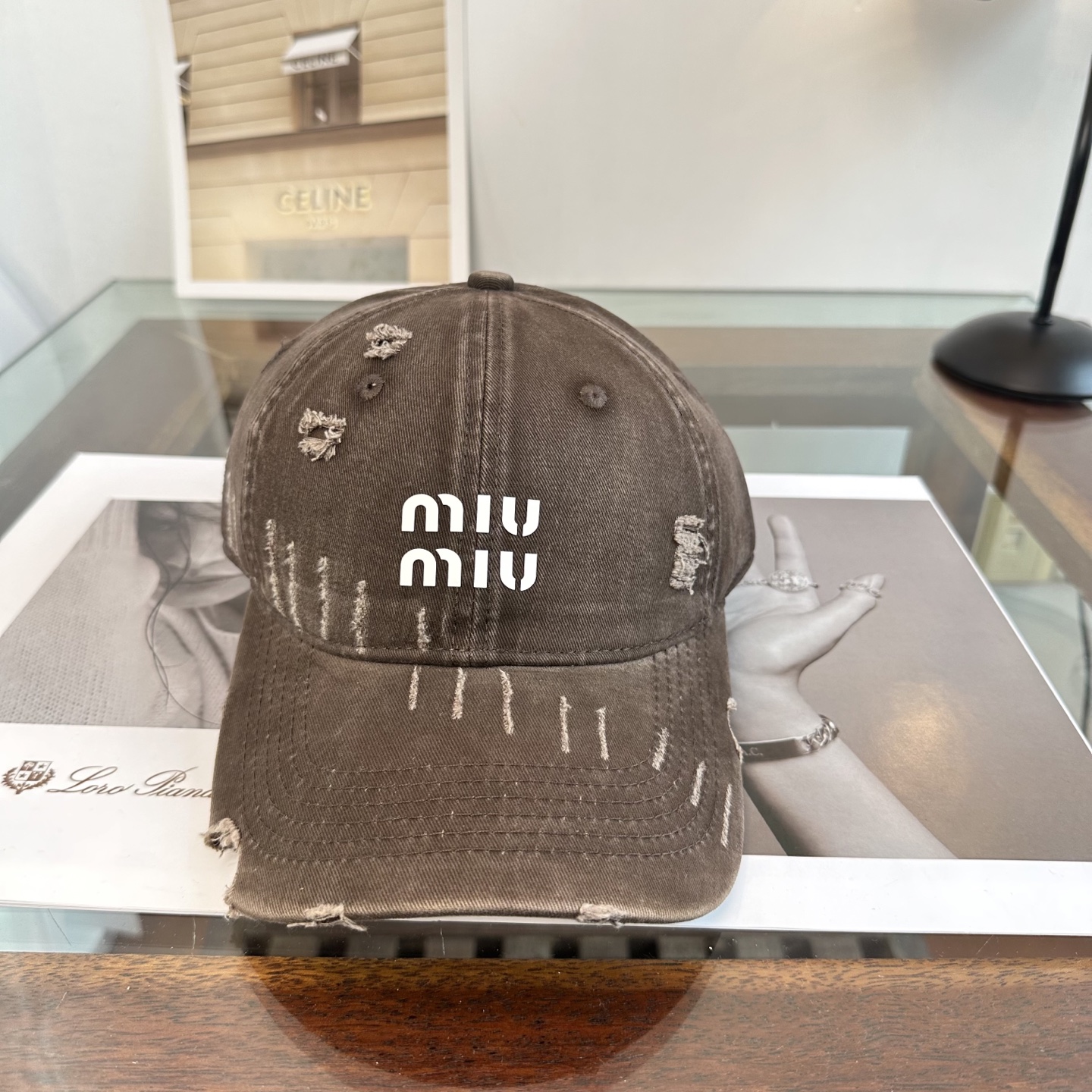 Miu Miu 缪缪miumiu 棒球帽 简单休闲风的棒球帽 减龄百搭 适配度很高