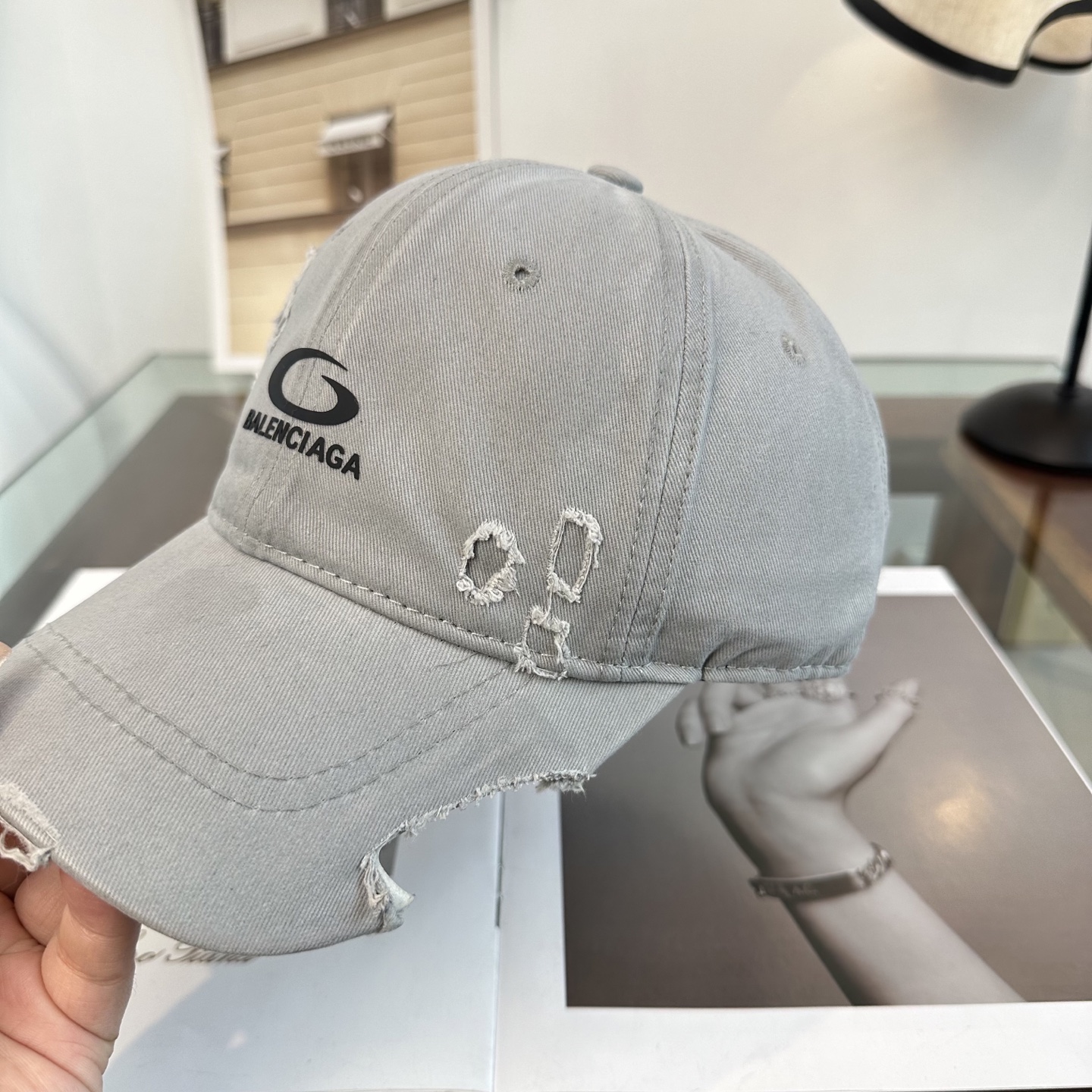 新品Balenciaga 巴黎世家字母新款棒球帽现货秒发🧢简约时尚超级无敌好看的帽子！情侣款！