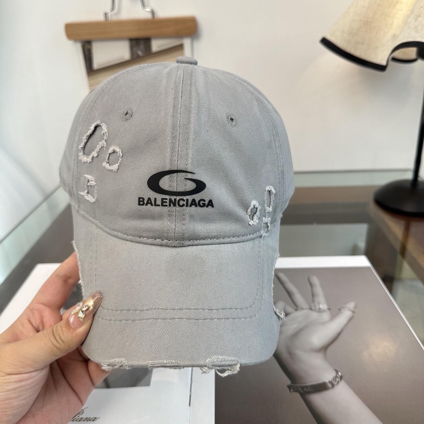 新品Balenciaga 巴黎世家字母新款棒球帽现货秒发🧢简约时尚超级无敌好看的帽子！情侣款！