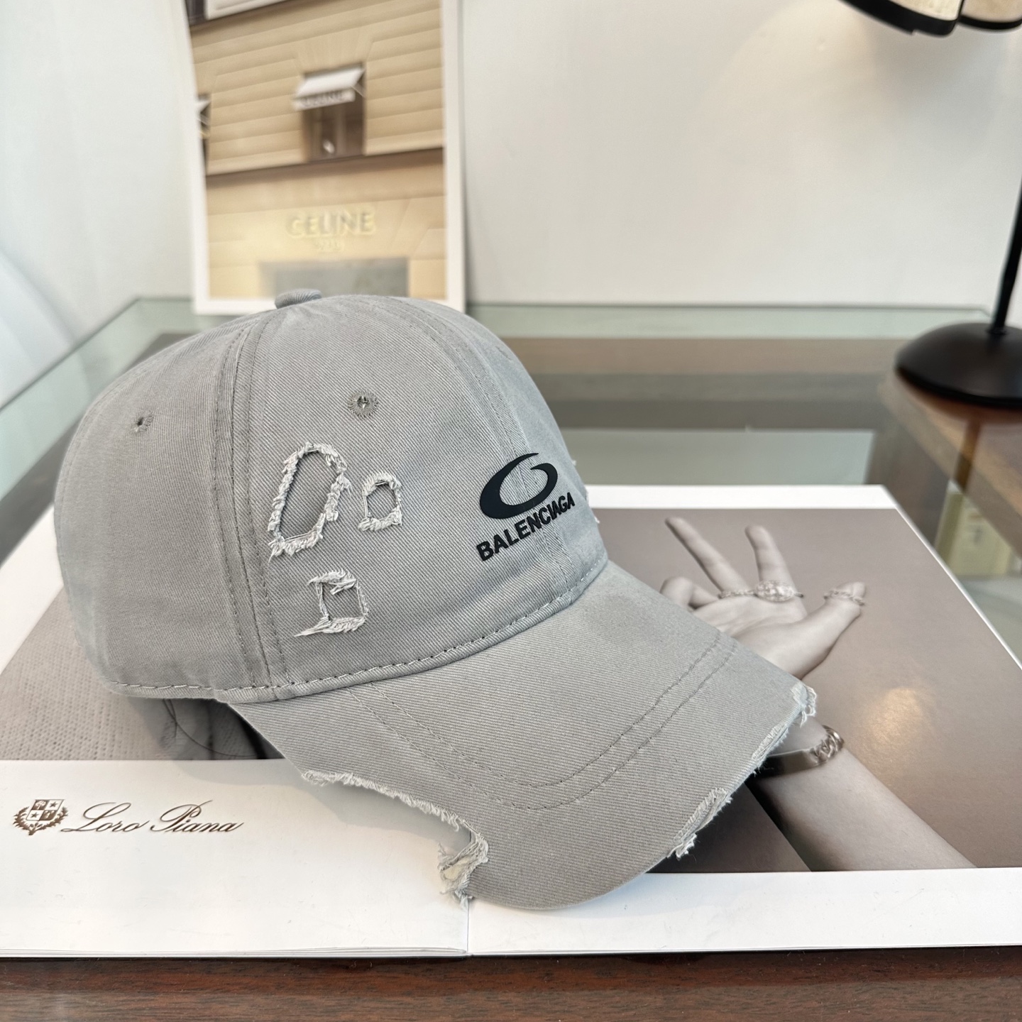新品Balenciaga 巴黎世家字母新款棒球帽现货秒发🧢简约时尚超级无敌好看的帽子！情侣款！