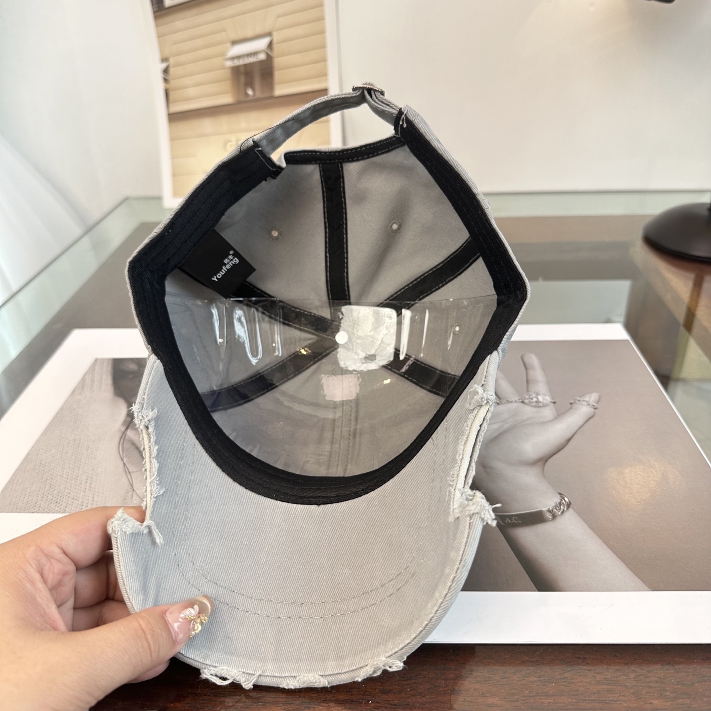 新品Balenciaga 巴黎世家字母新款棒球帽现货秒发🧢简约时尚超级无敌好看的帽子！情侣款！
