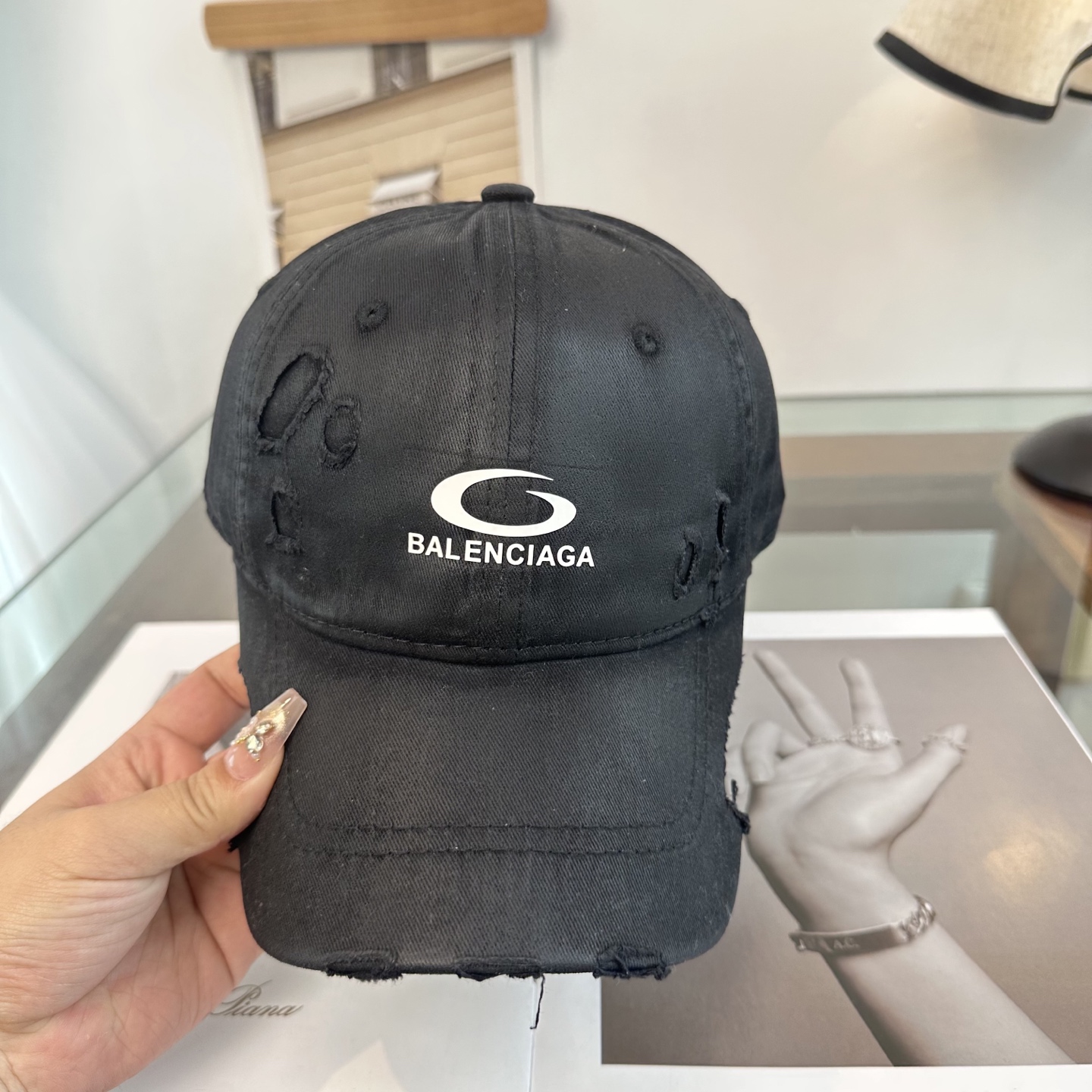 新品Balenciaga 巴黎世家字母新款棒球帽现货秒发🧢简约时尚超级无敌好看的帽子！情侣款！