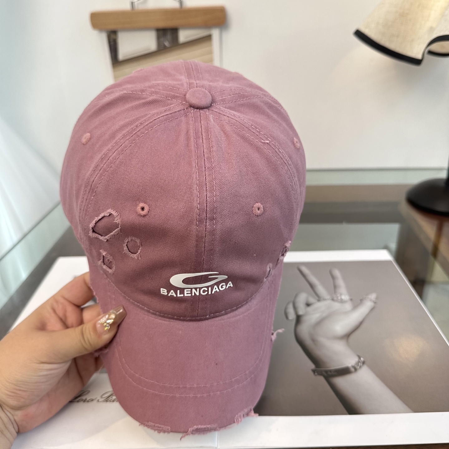 新品Balenciaga 巴黎世家字母新款棒球帽现货秒发🧢简约时尚超级无敌好看的帽子！情侣款！