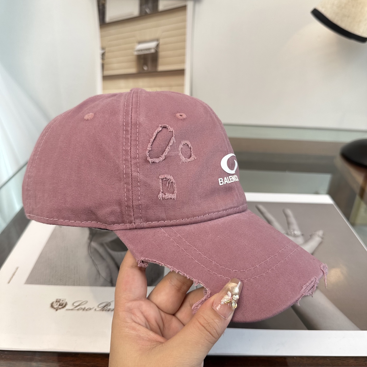 新品Balenciaga 巴黎世家字母新款棒球帽现货秒发🧢简约时尚超级无敌好看的帽子！情侣款！