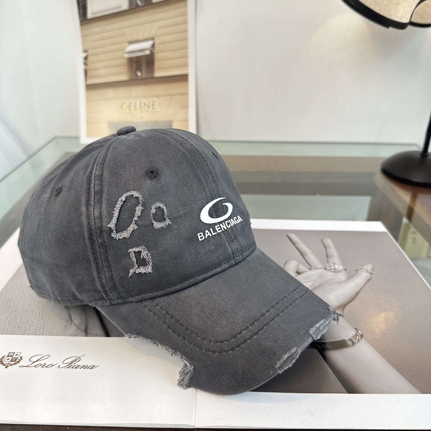 新品Balenciaga 巴黎世家字母新款棒球帽现货秒发🧢简约时尚超级无敌好看的帽子！情侣款！